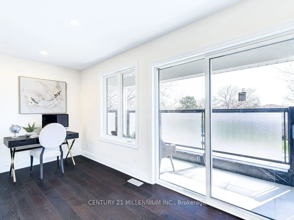 214 Folkstone Crescent