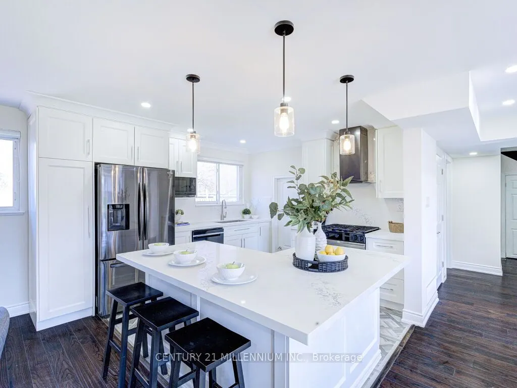 214 Folkstone Crescent