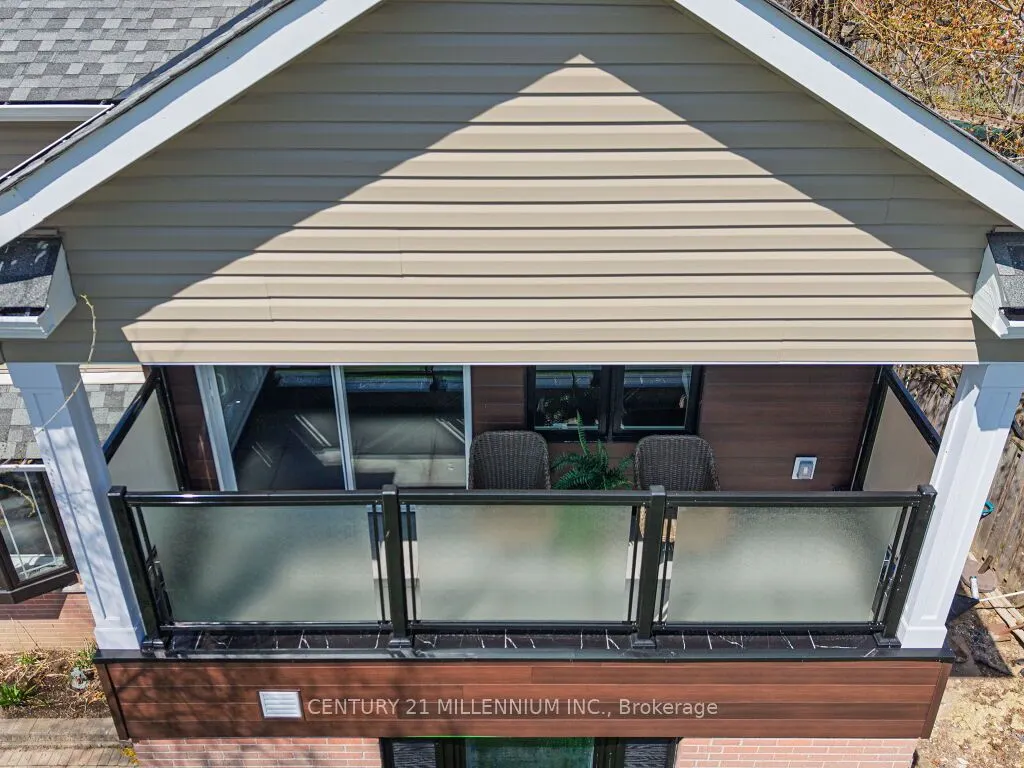 214 Folkstone Crescent