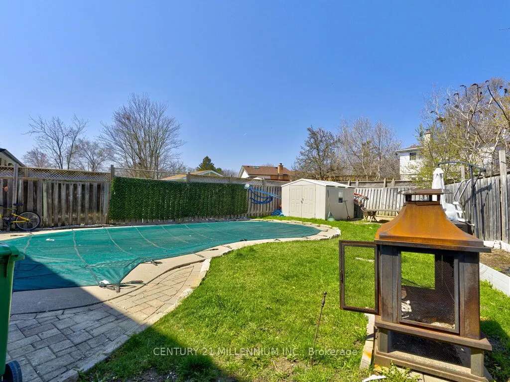 214 Folkstone Crescent