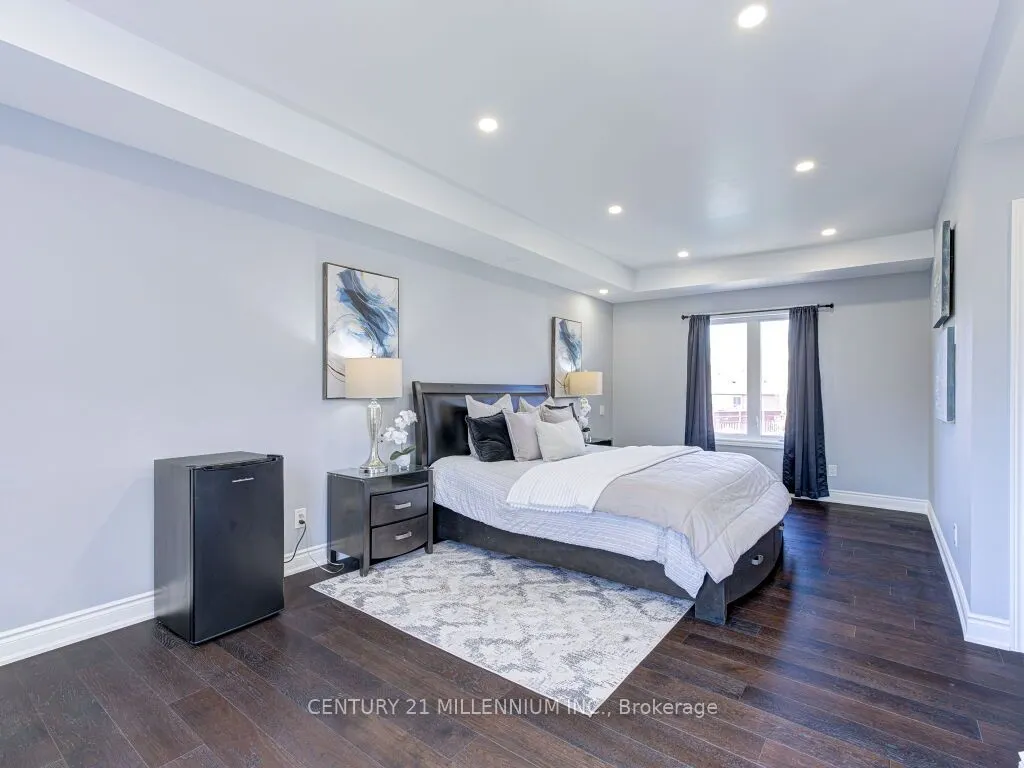 214 Folkstone Crescent