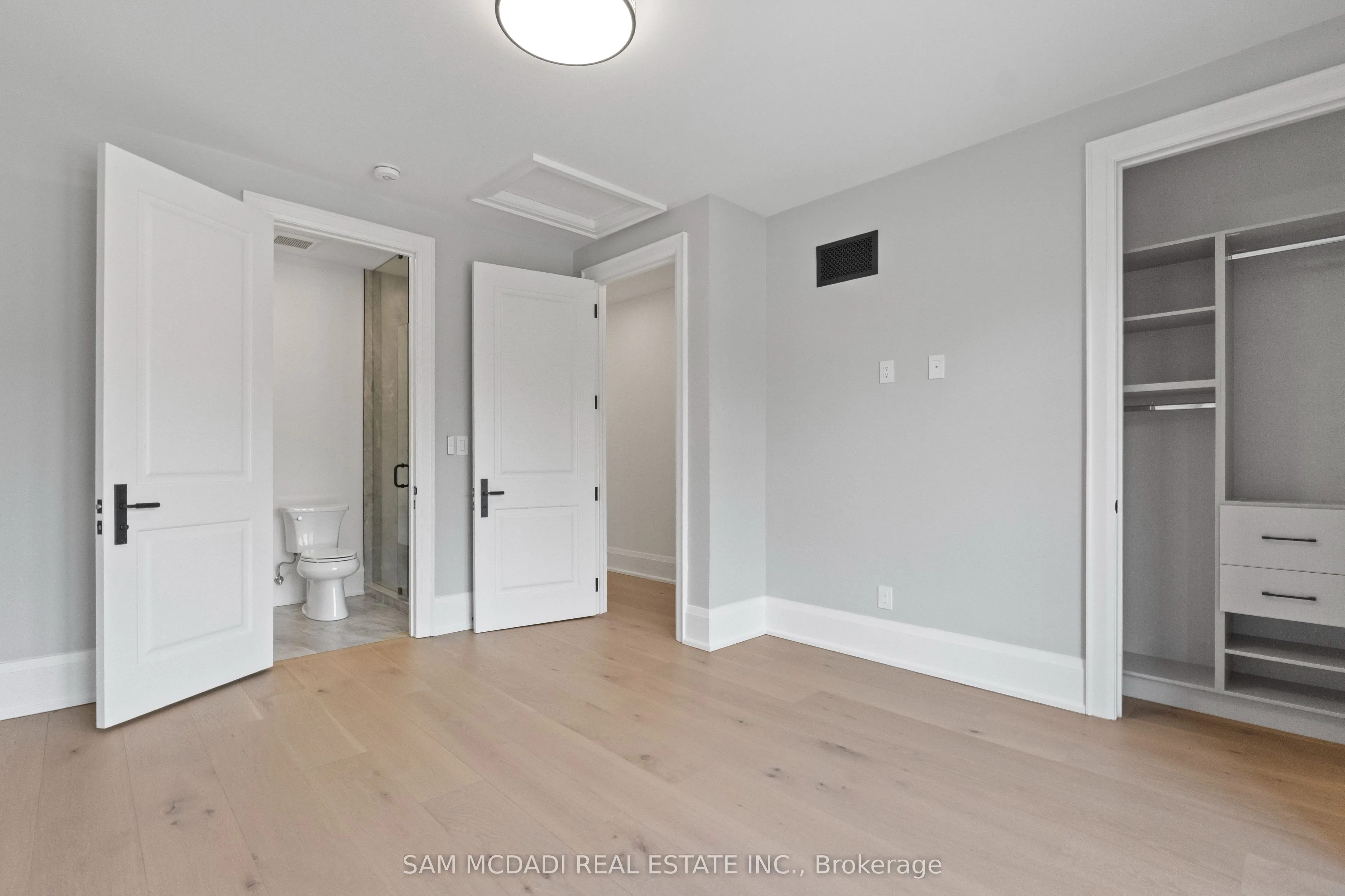 78 South Kingsway