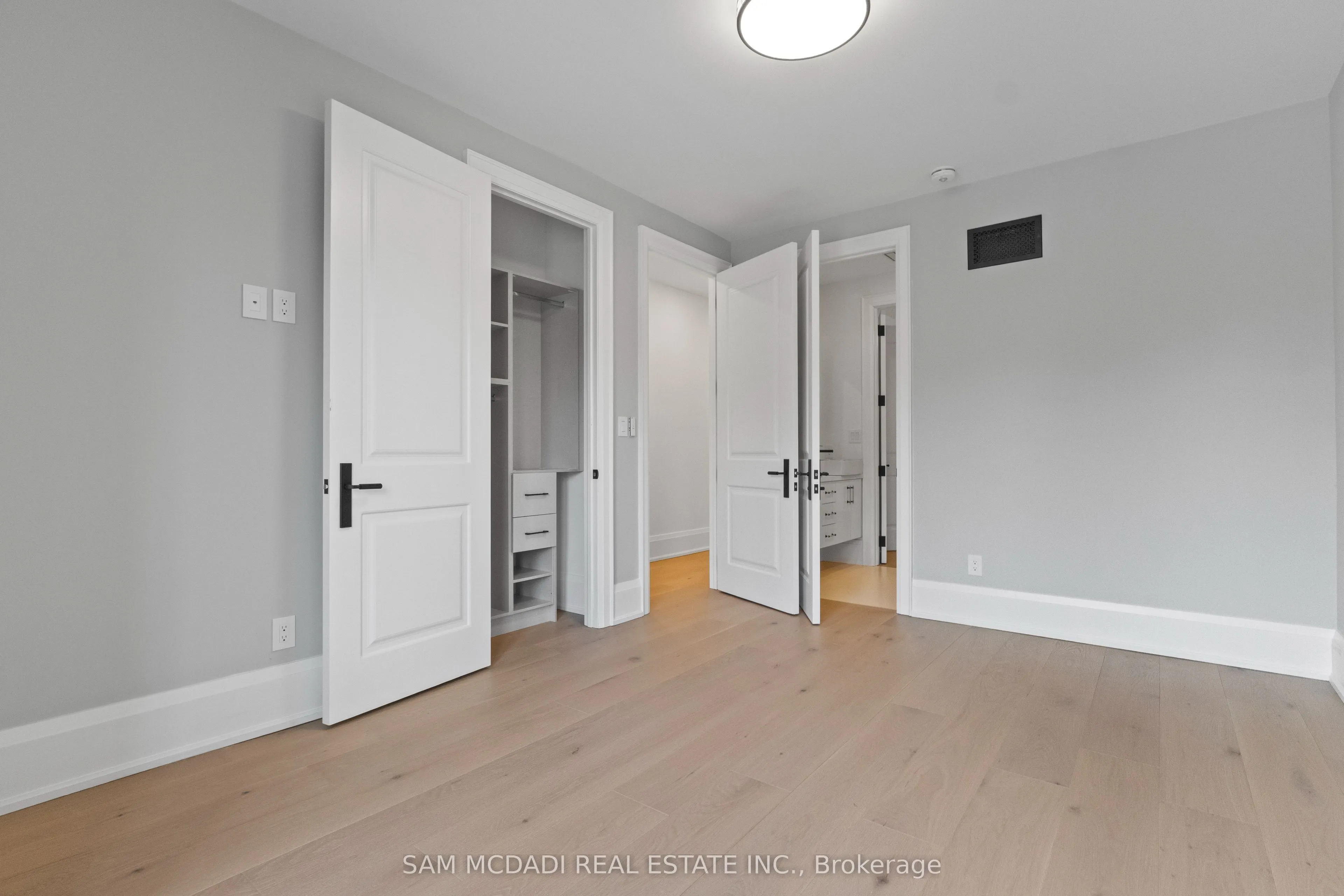78 South Kingsway