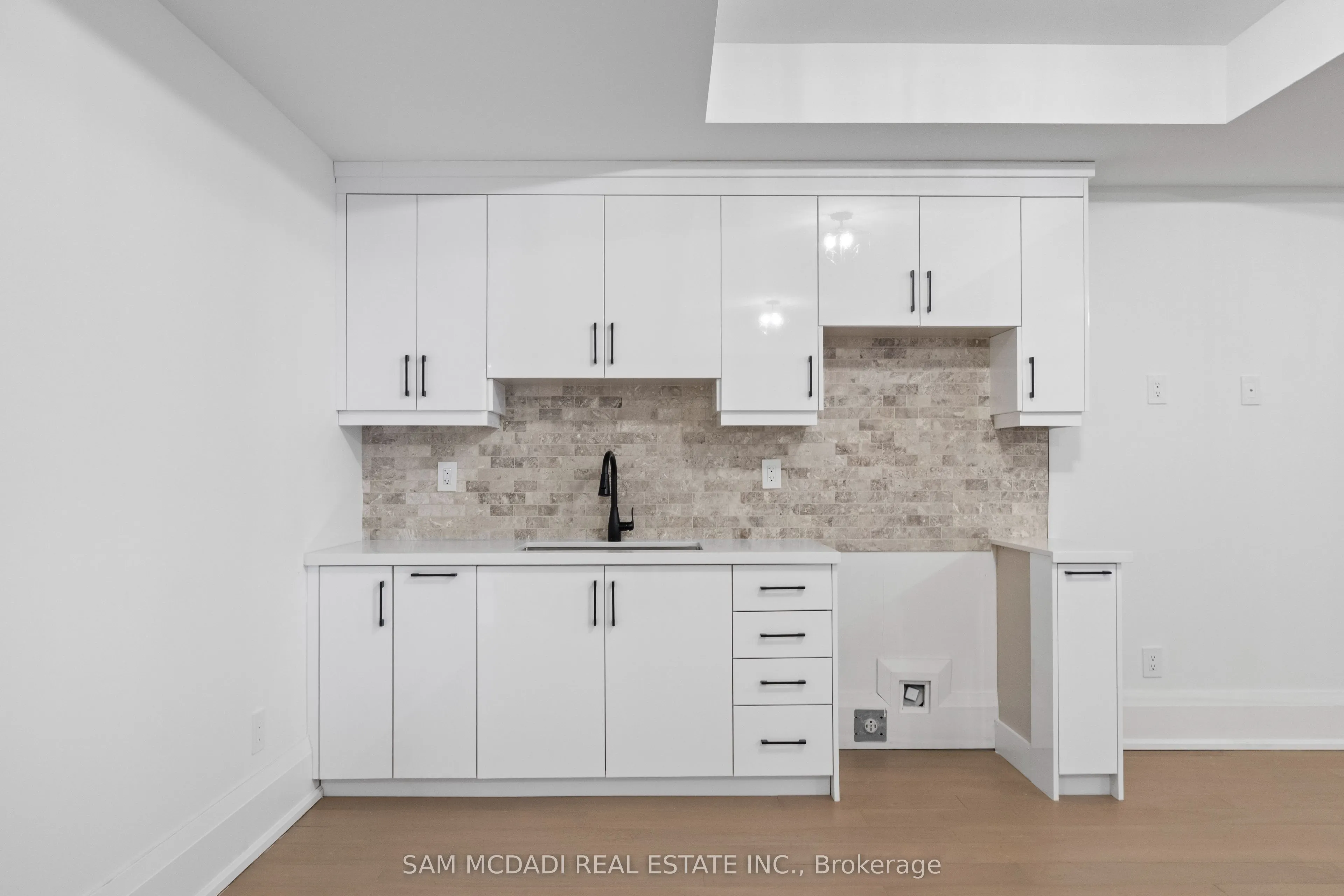 78 South Kingsway