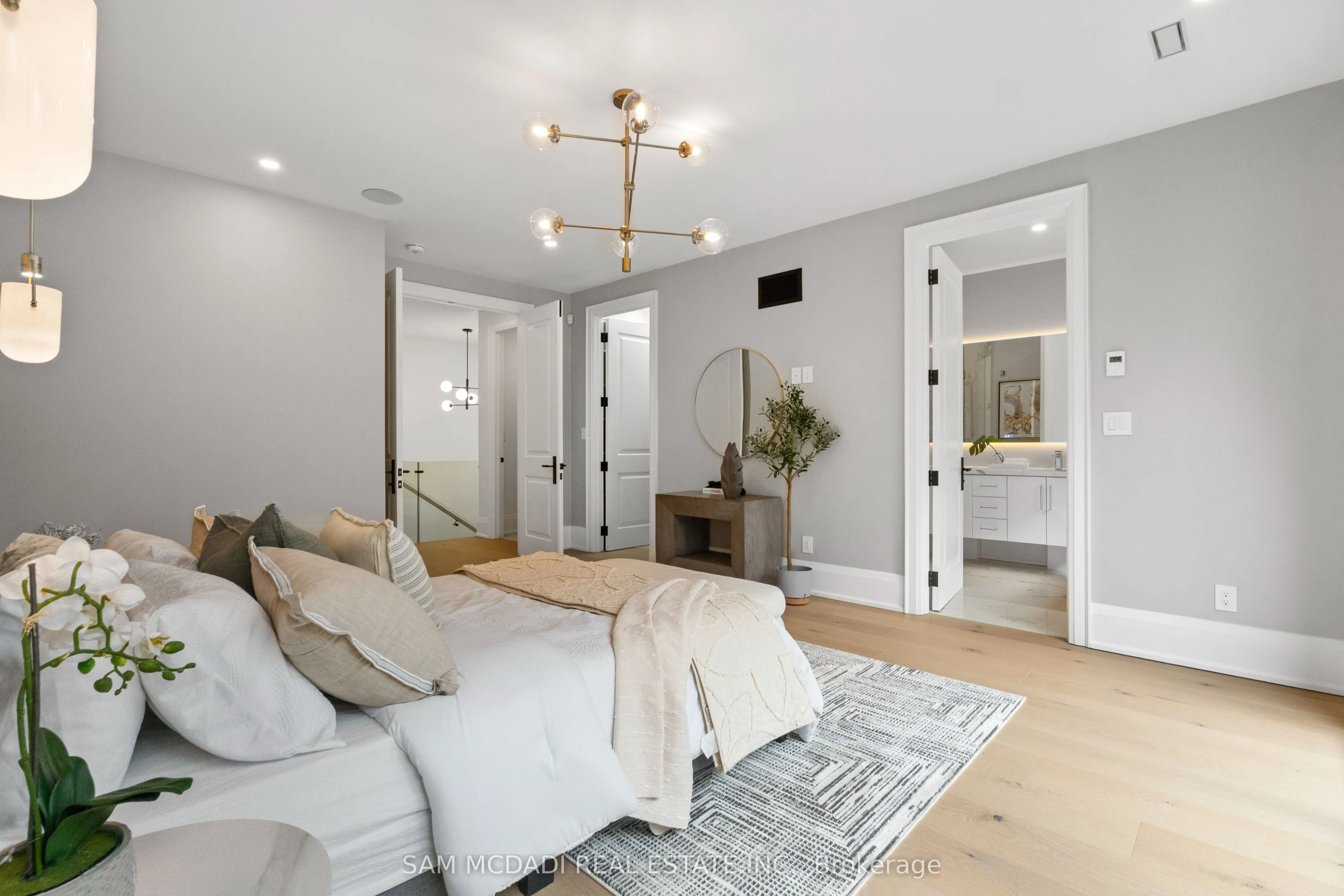 78 South Kingsway