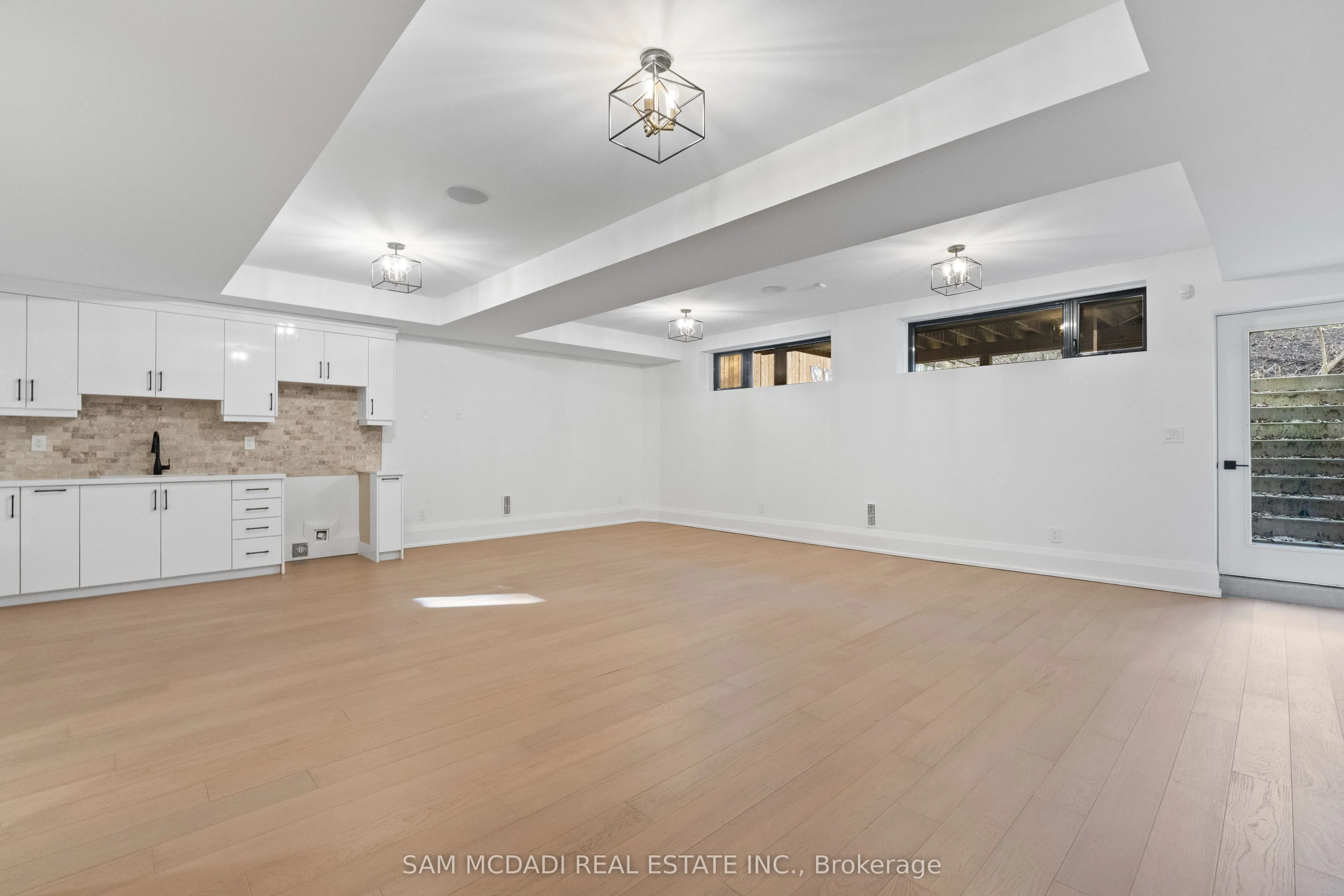 78 South Kingsway