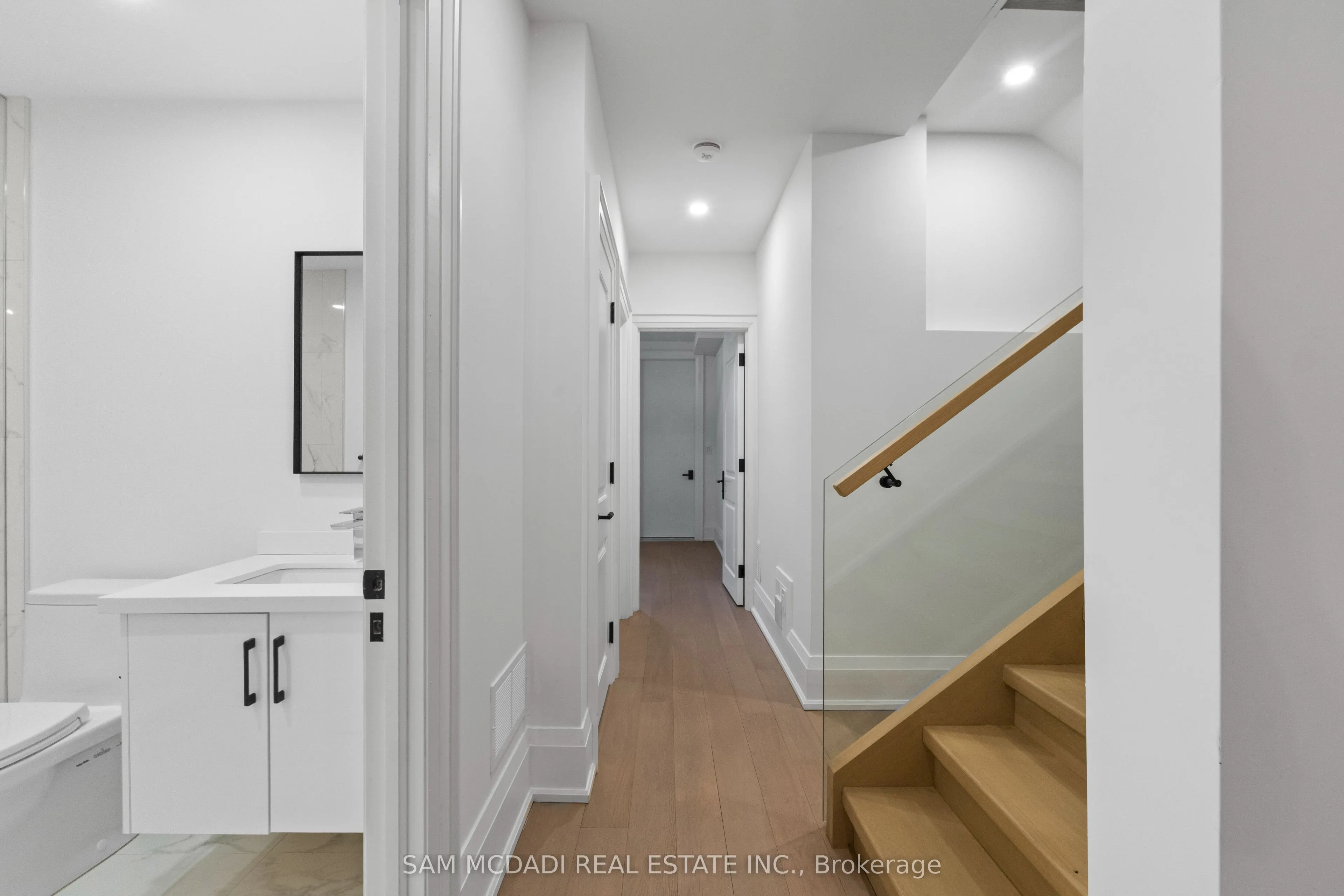 78 South Kingsway