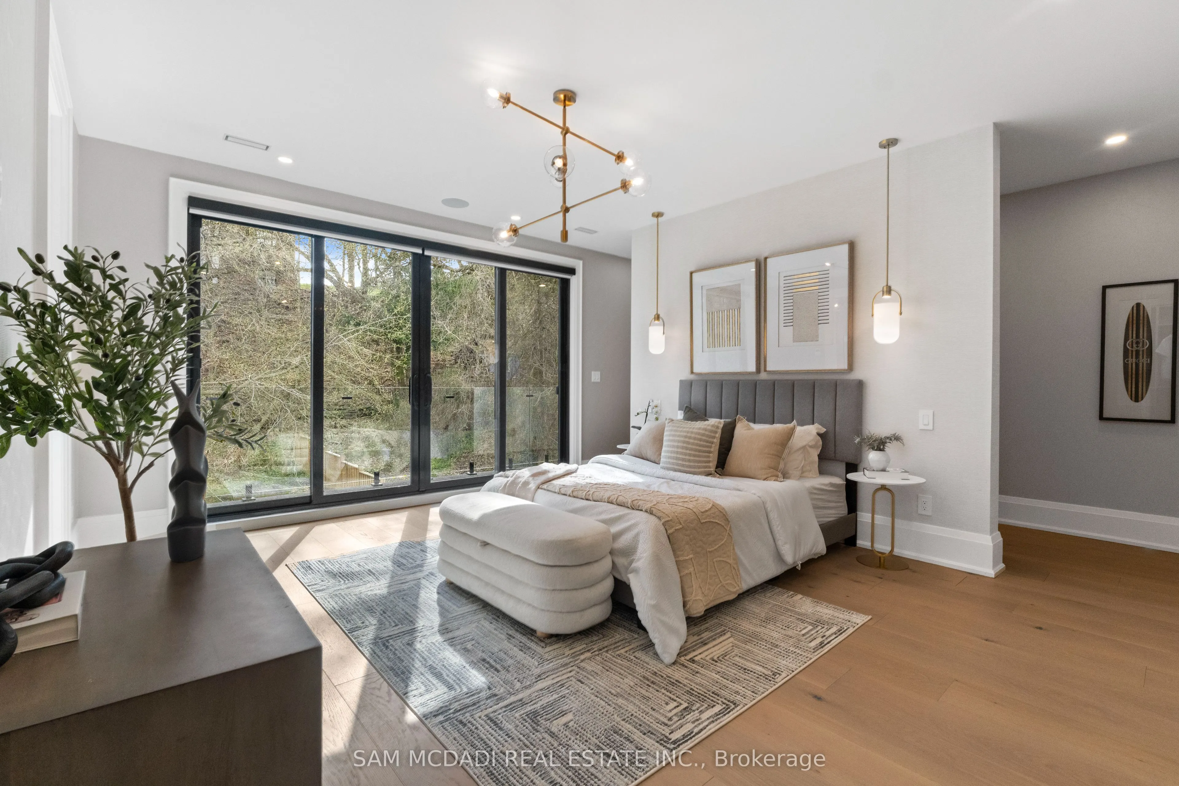 78 South Kingsway