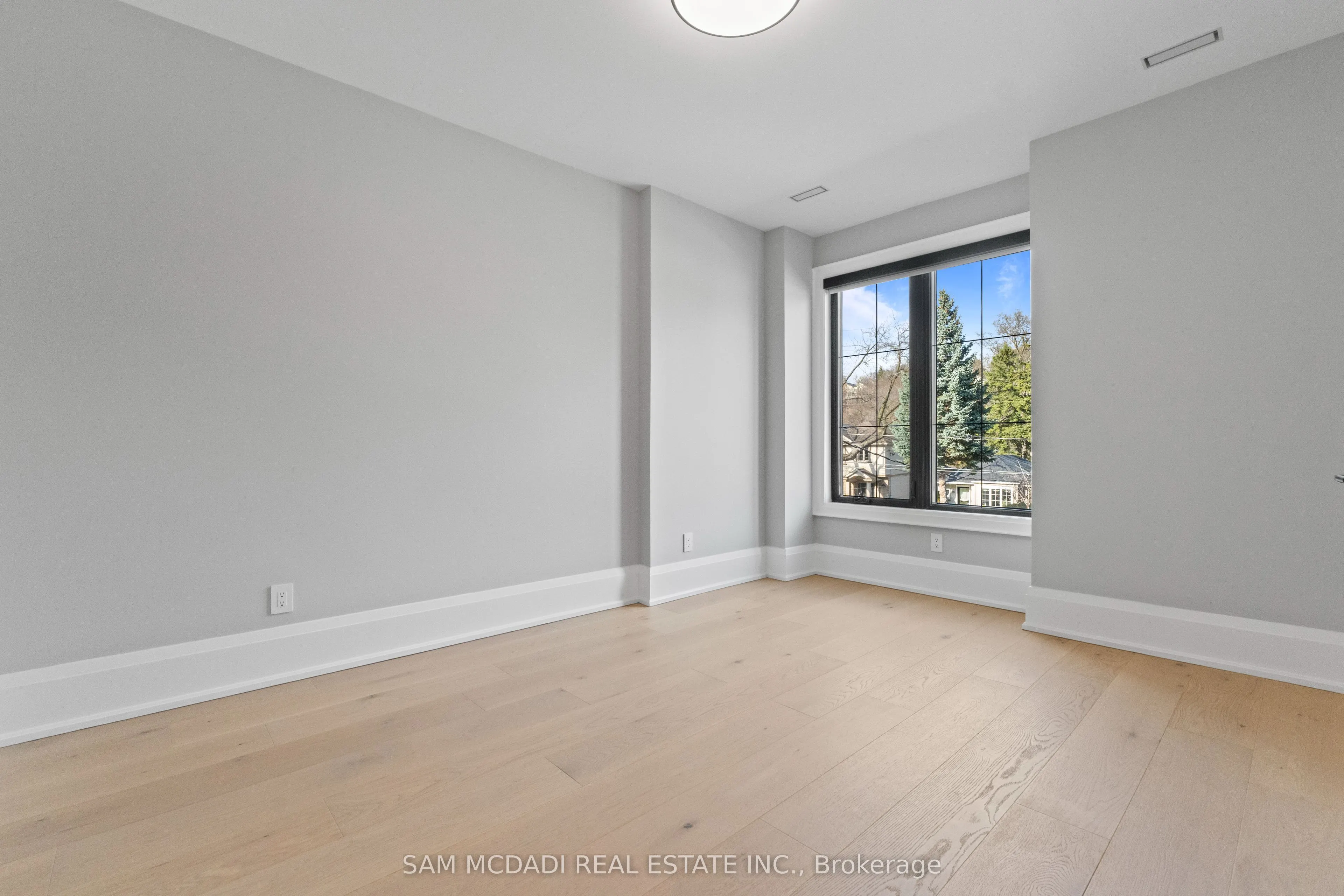 78 South Kingsway