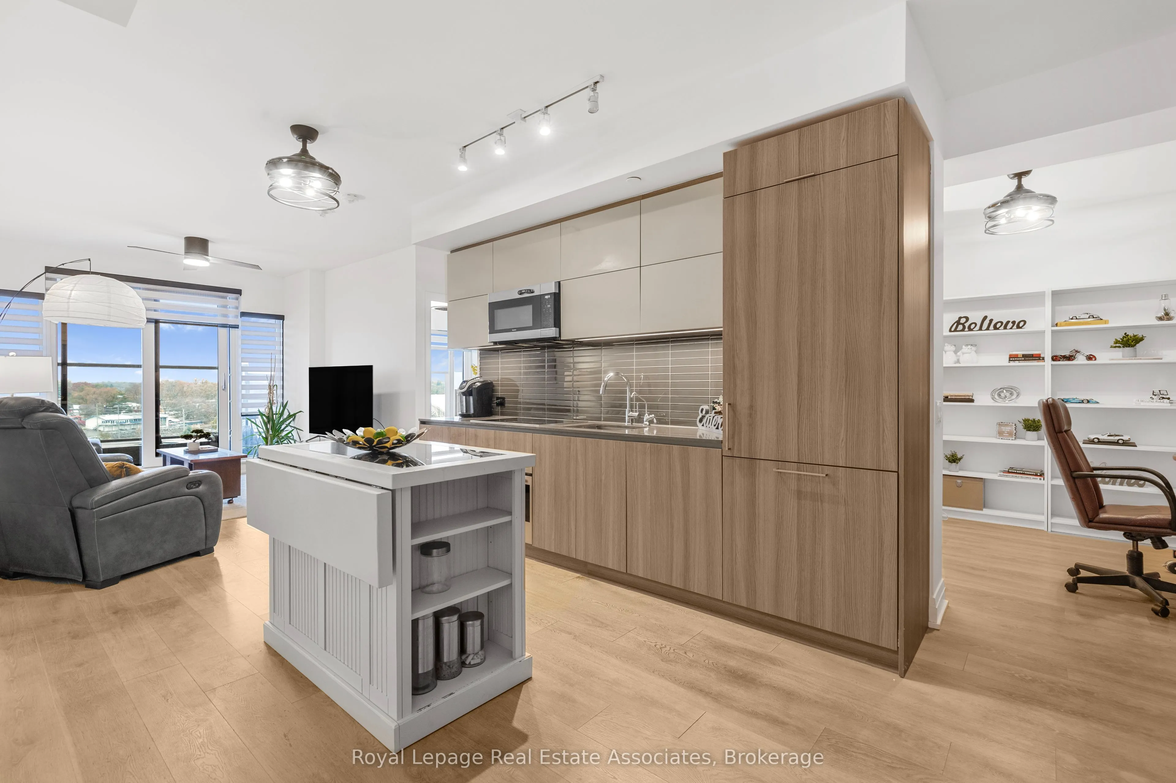 21 Park Street E #805
