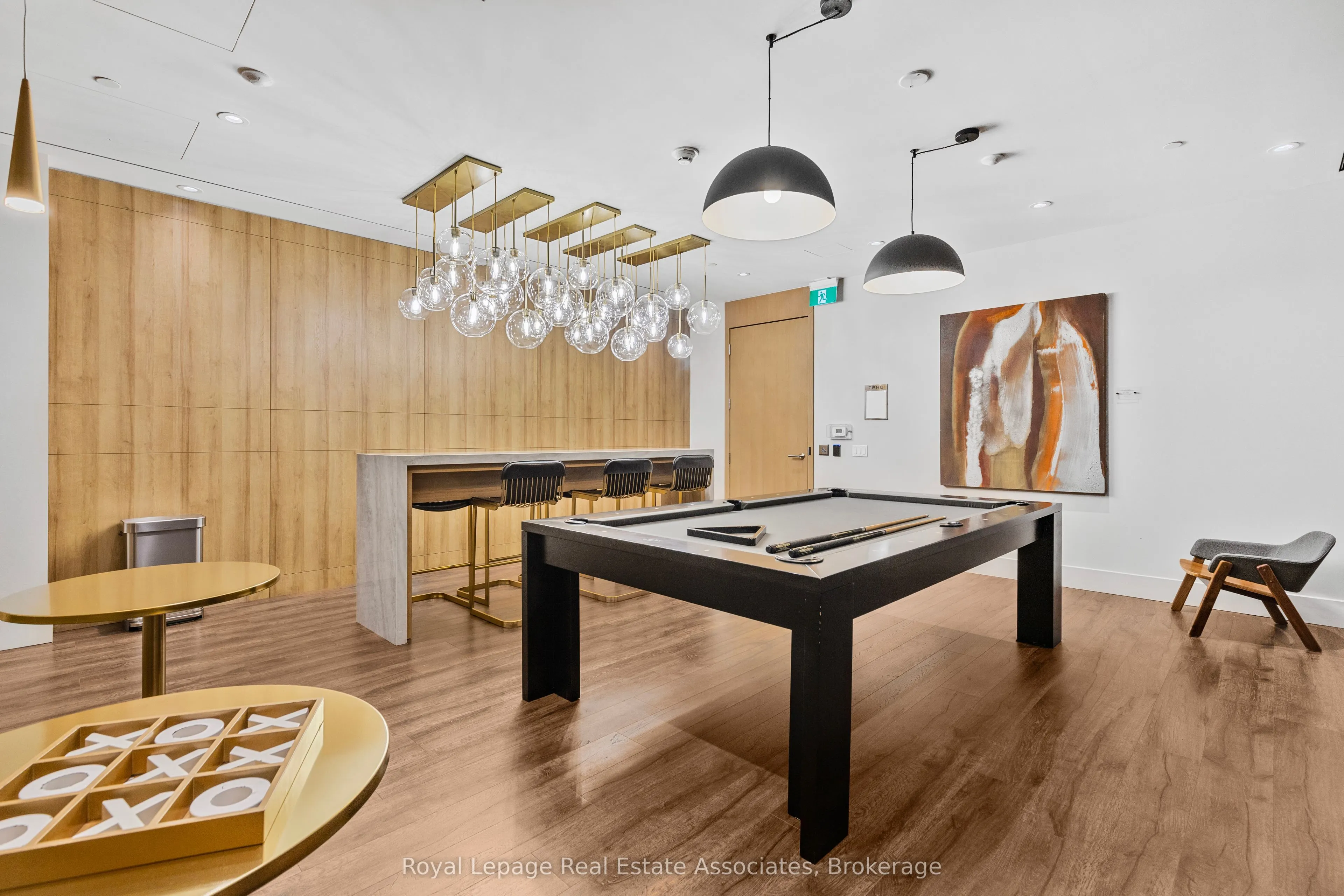 21 Park Street E #805