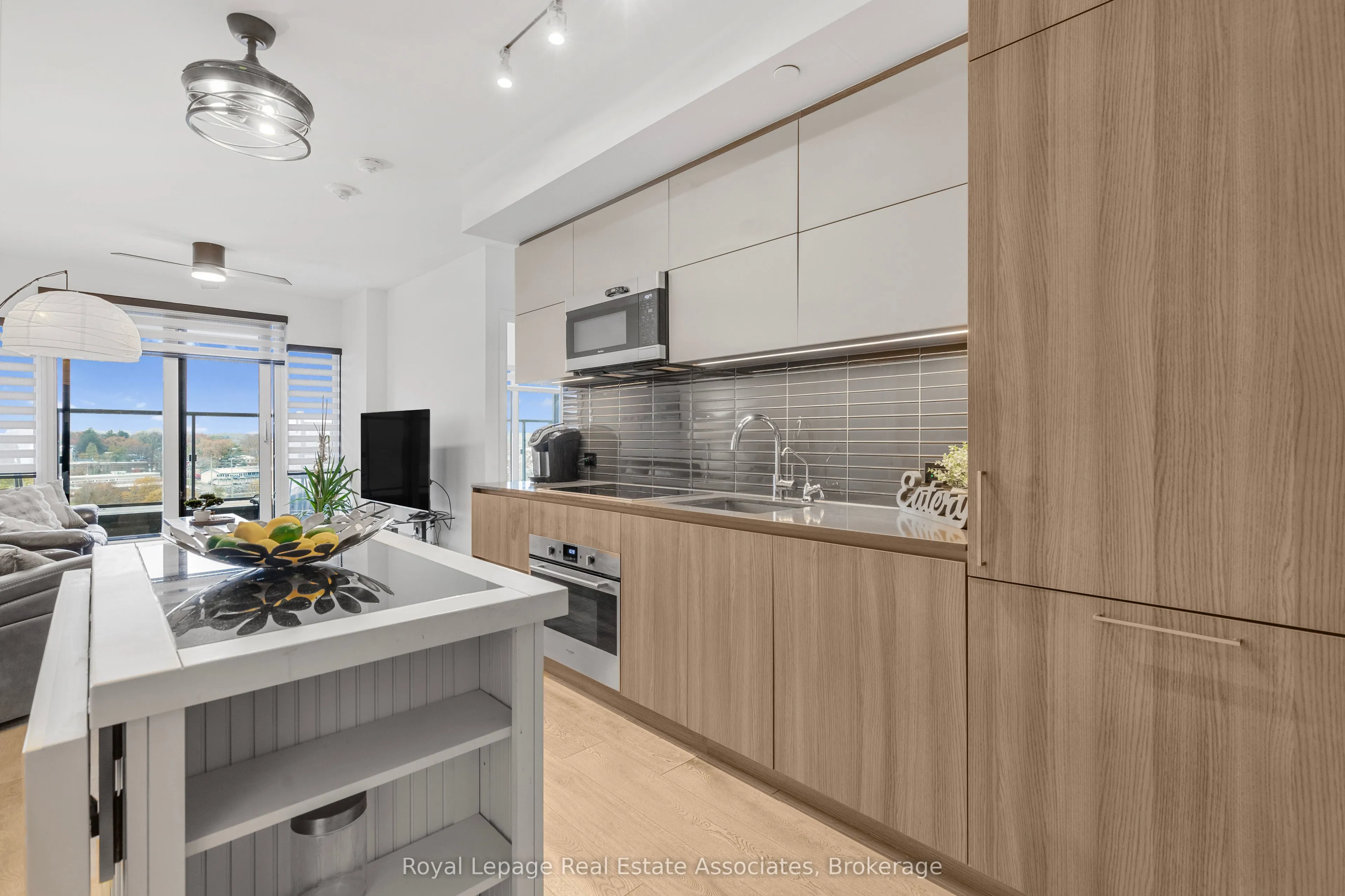 21 Park Street E #805