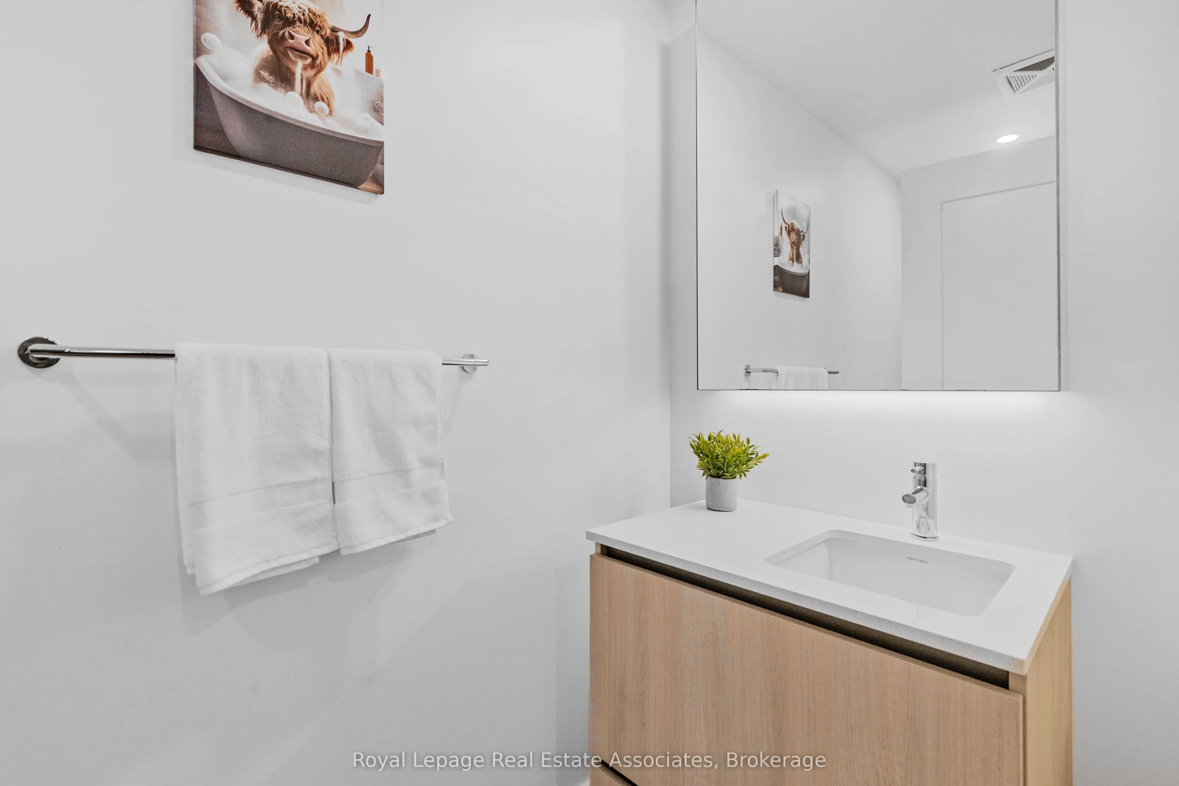 21 Park Street E #805