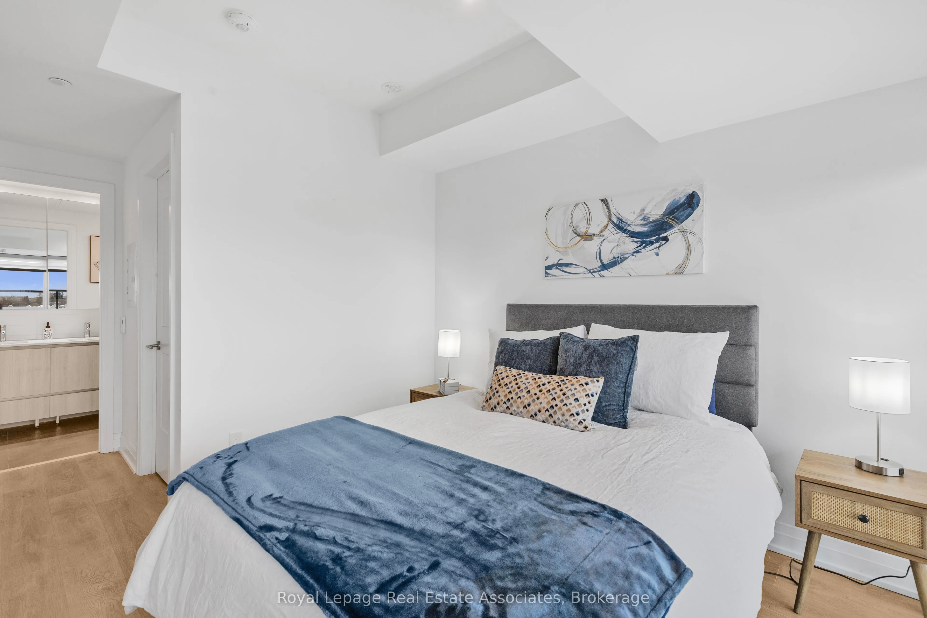 21 Park Street E #805