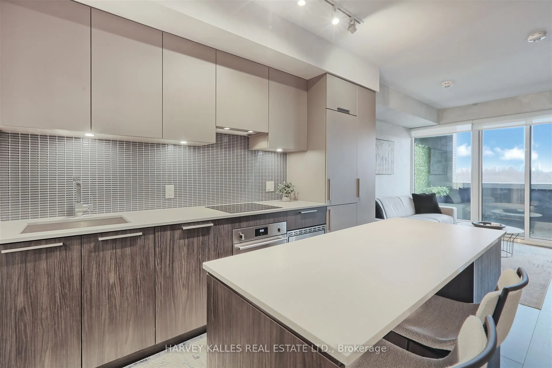 4208 Dundas Street W #412