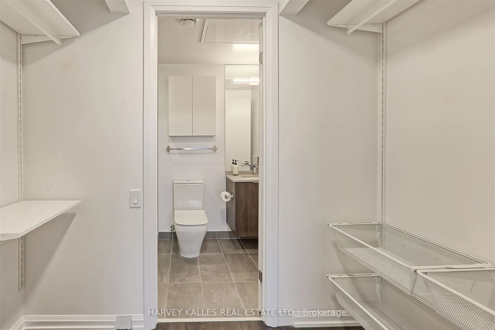 4208 Dundas Street W #412