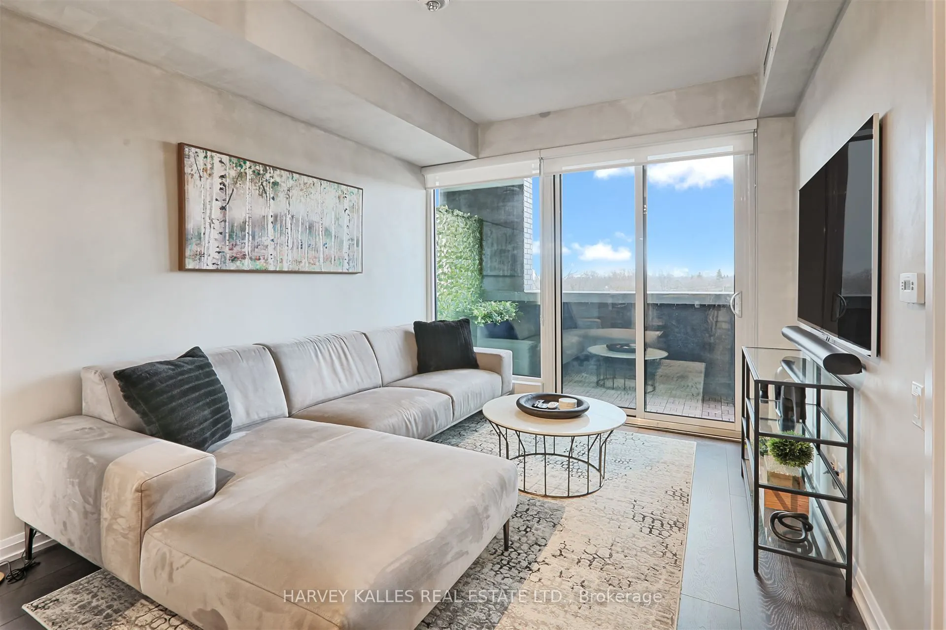 4208 Dundas Street W #412