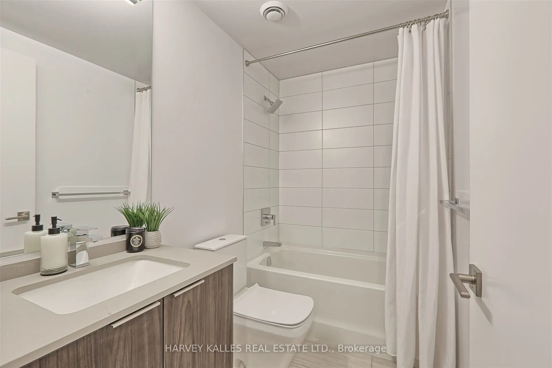 4208 Dundas Street W #412