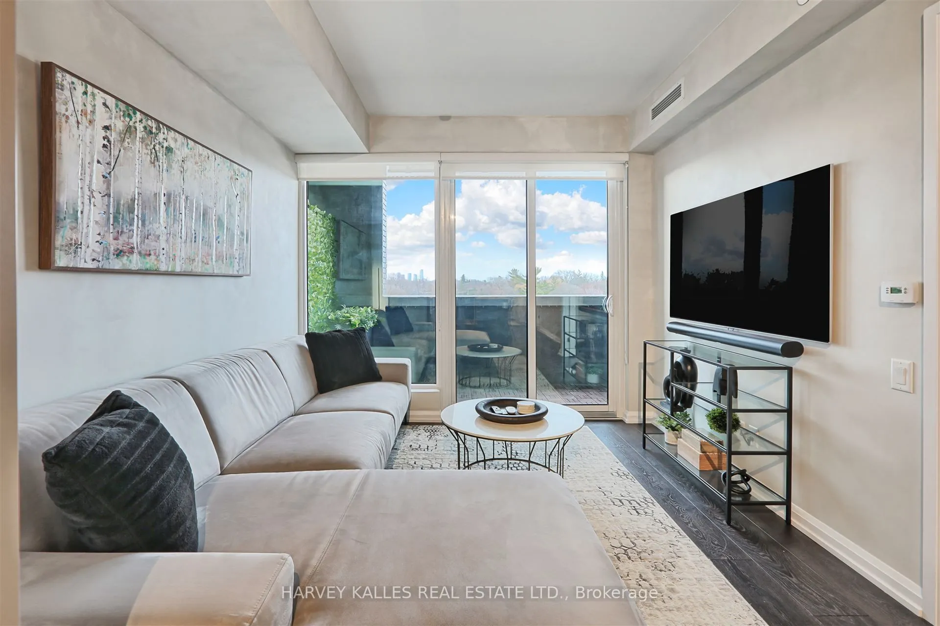 4208 Dundas Street W #412
