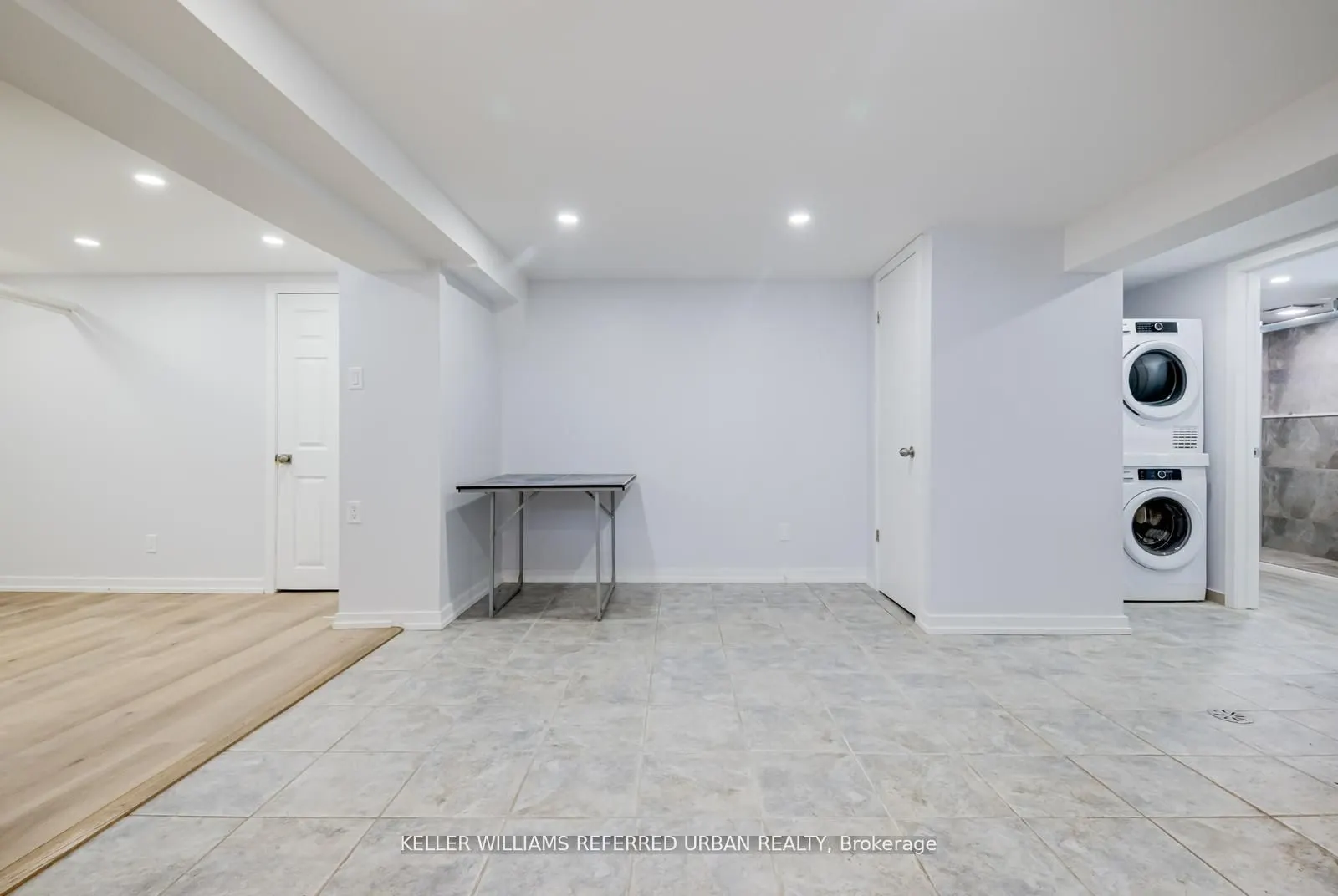 2556 Lake Shore Boulevard W #Lower