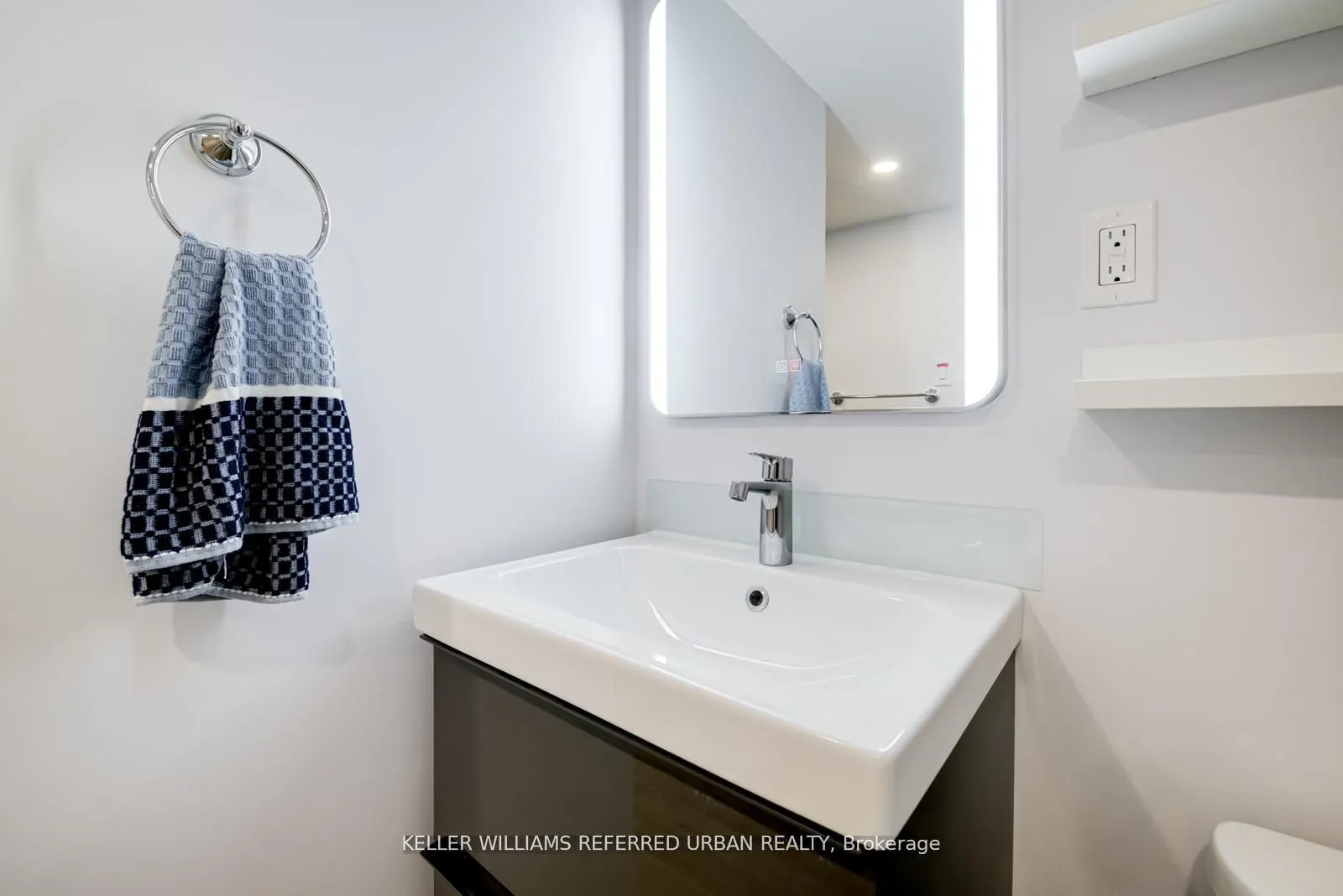 2556 Lake Shore Boulevard W #Lower