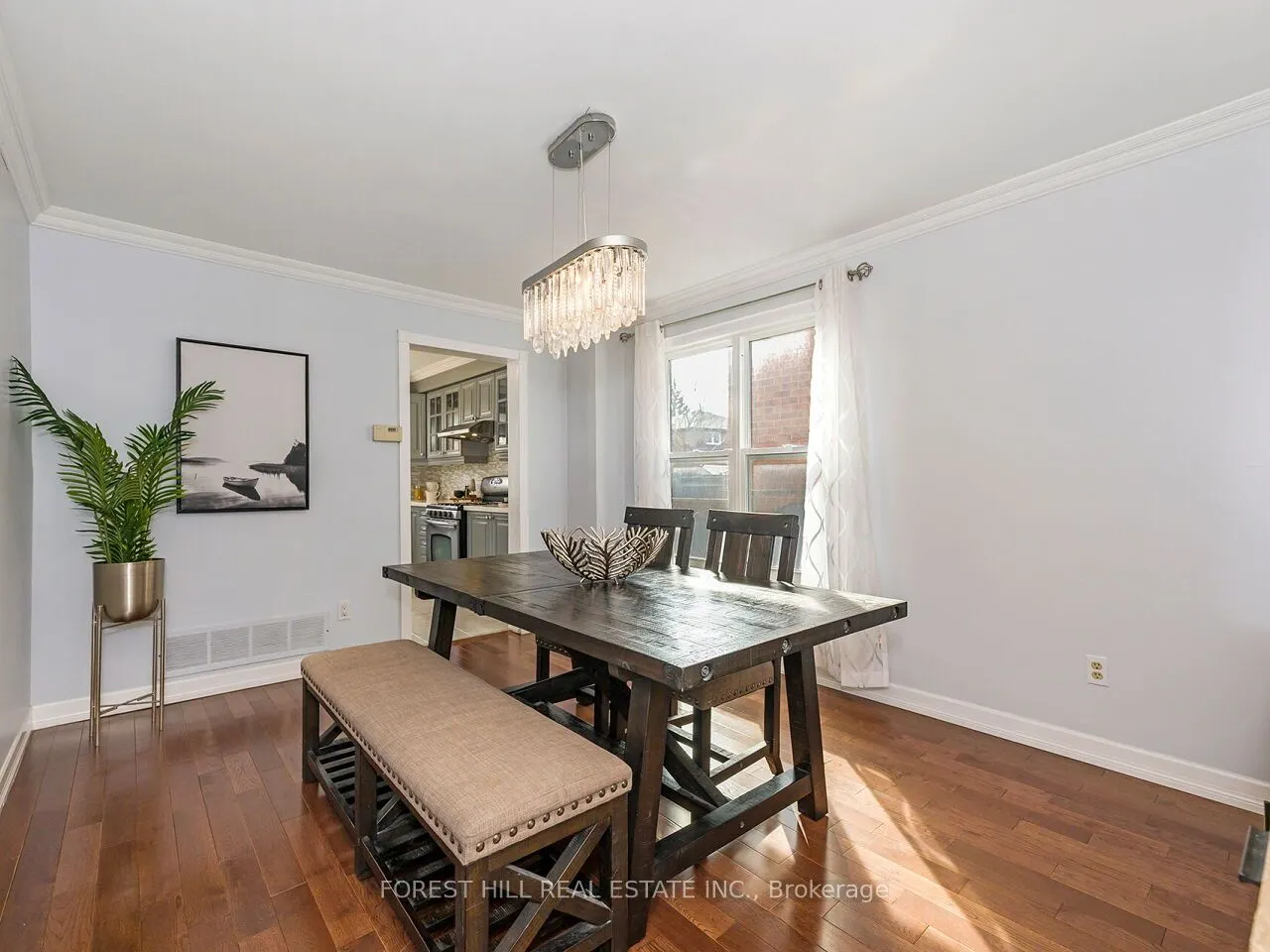 4174 Rossland Crescent
