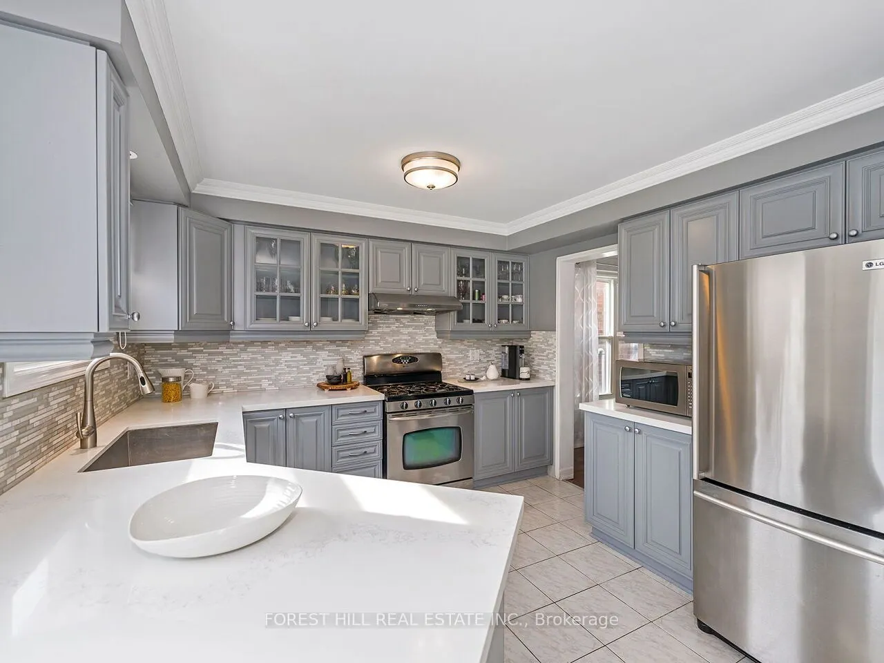 4174 Rossland Crescent