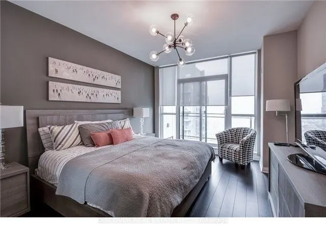 55 Eglinton Avenue W #2402