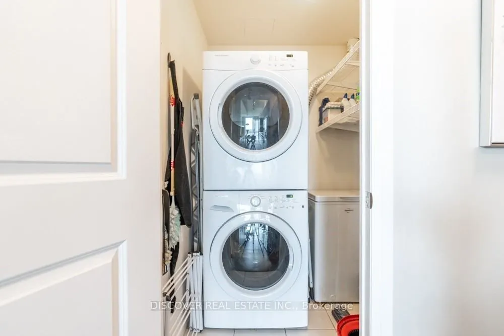 55 Eglinton Avenue W #2402