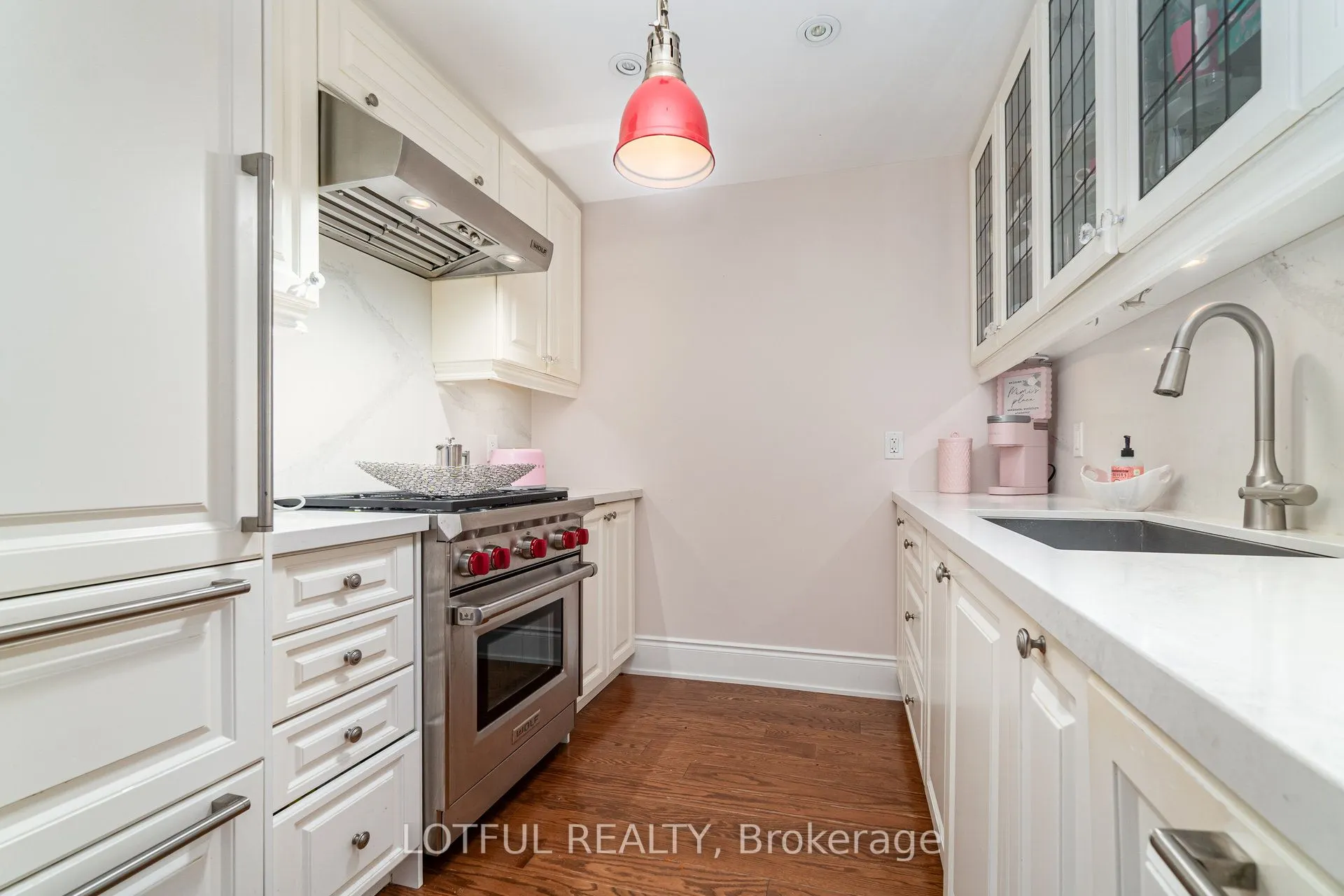 3500 Lakeshore Road W #711