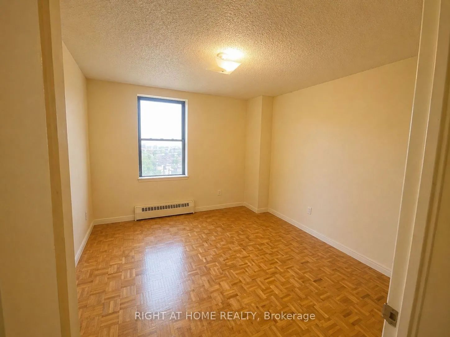 4673 Jane Street #811