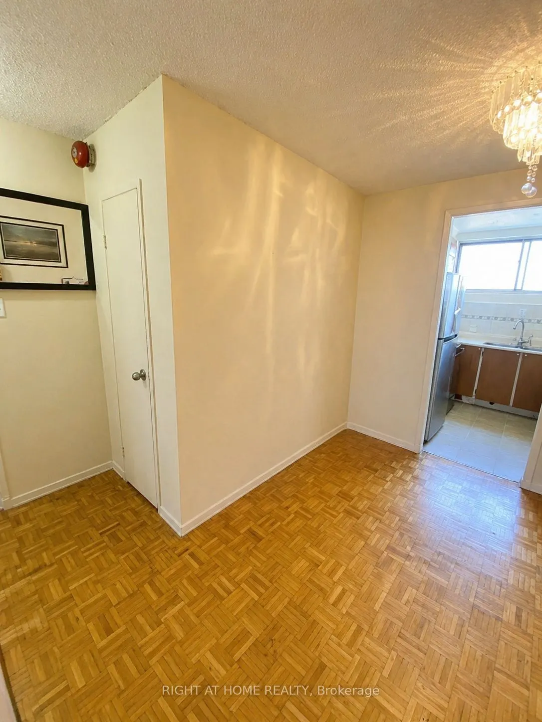 4673 Jane Street #811