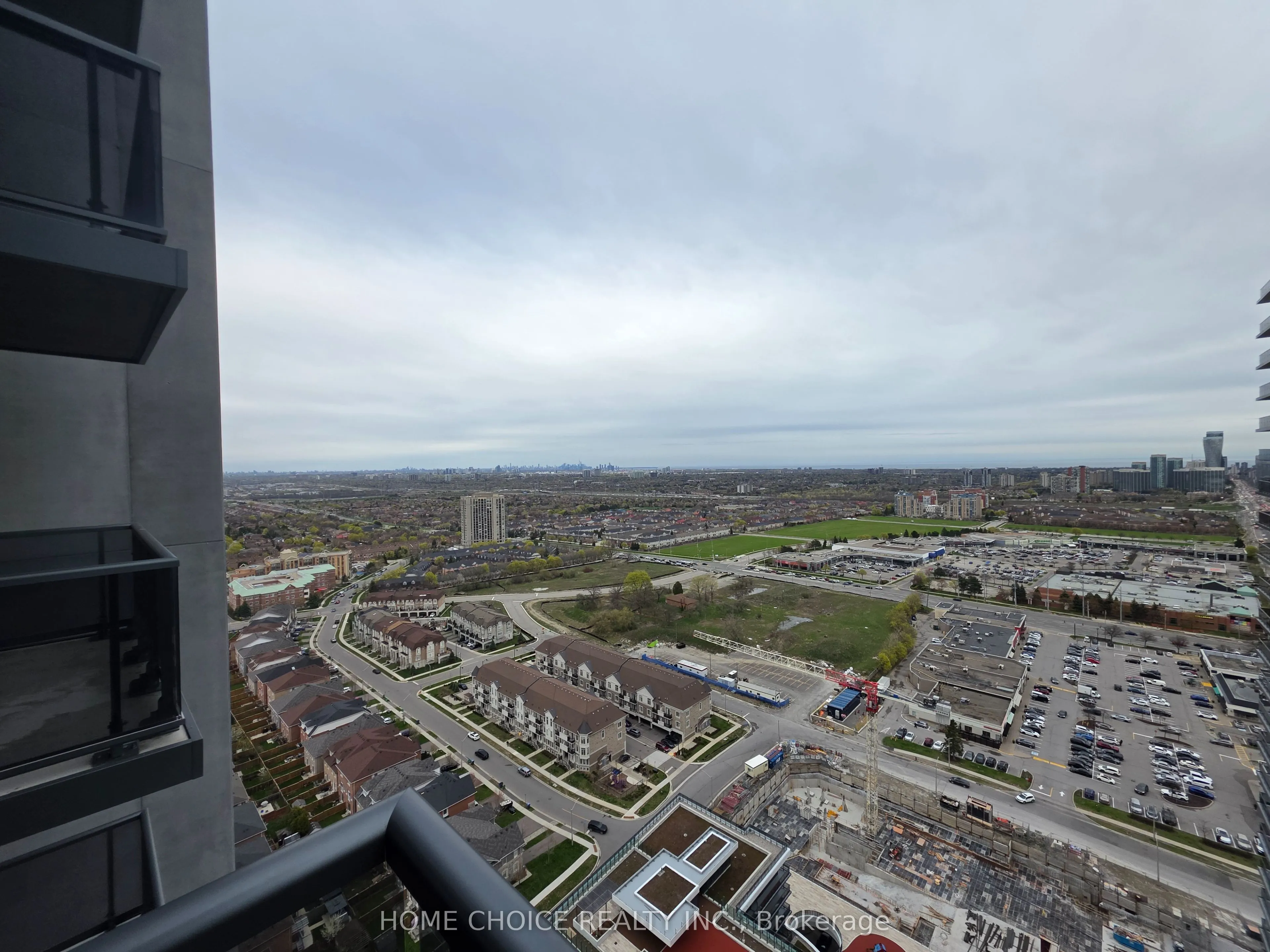8 Nahani Way E #3119