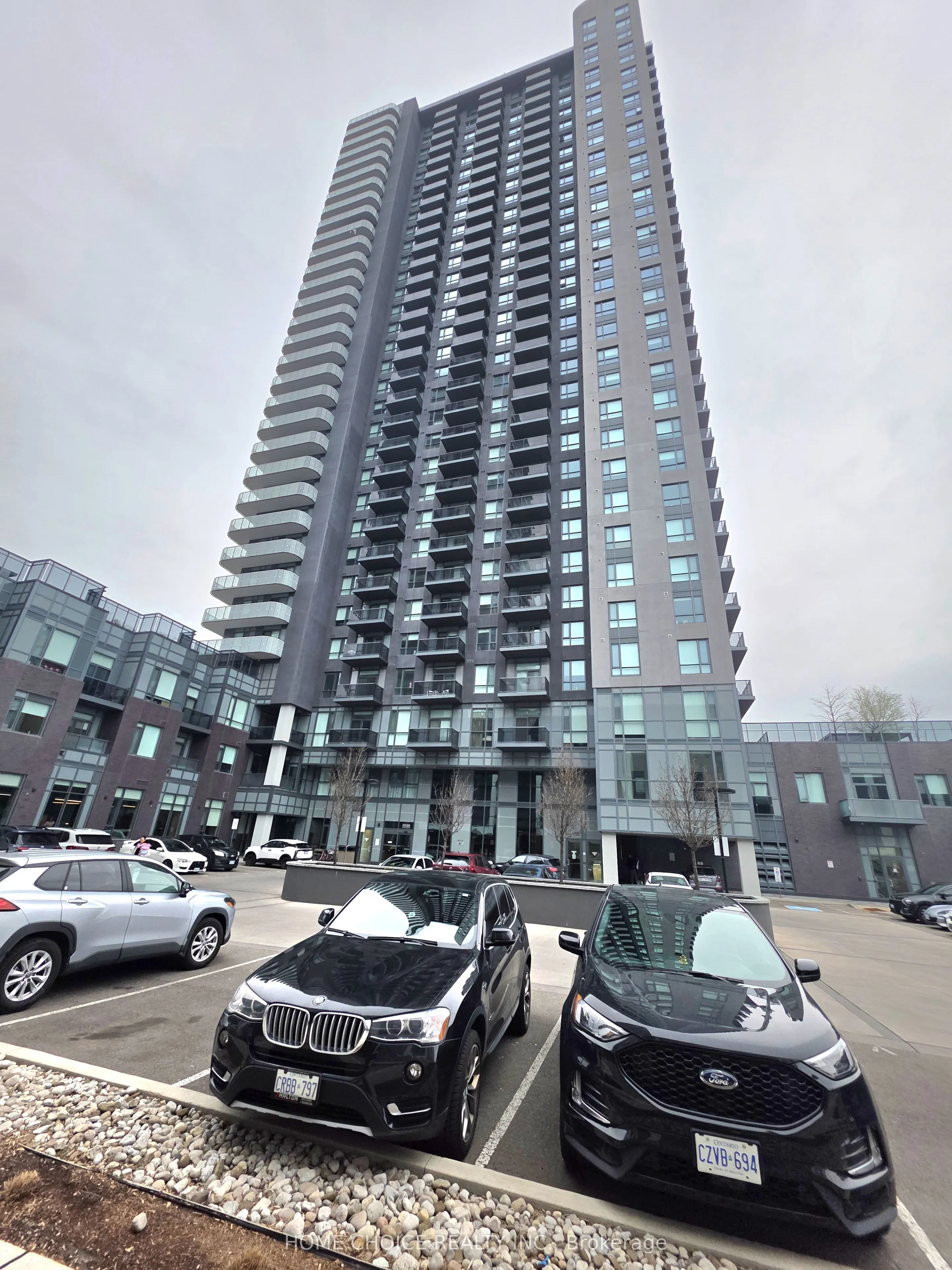 8 Nahani Way E #3119