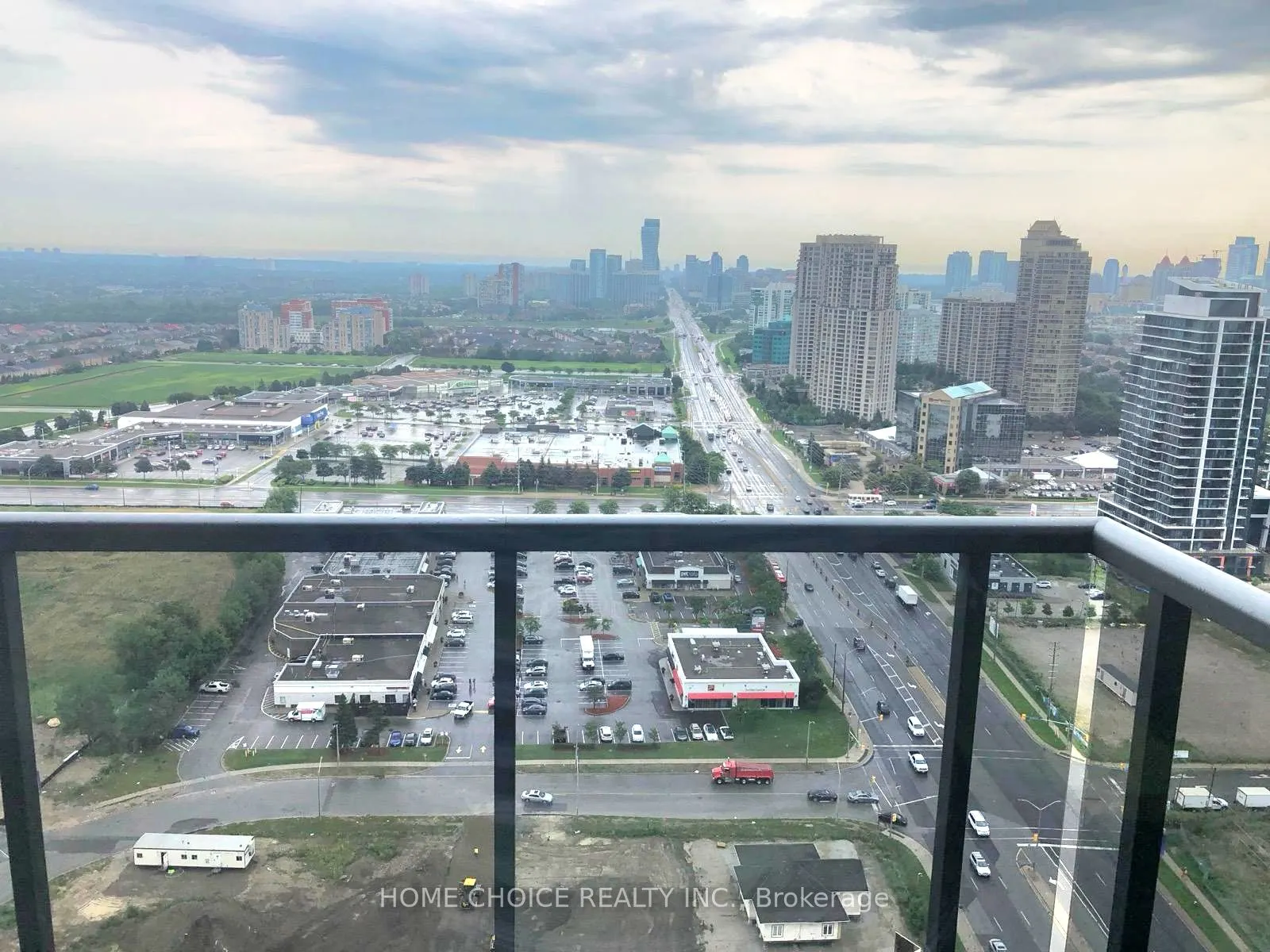 8 Nahani Way E #3119