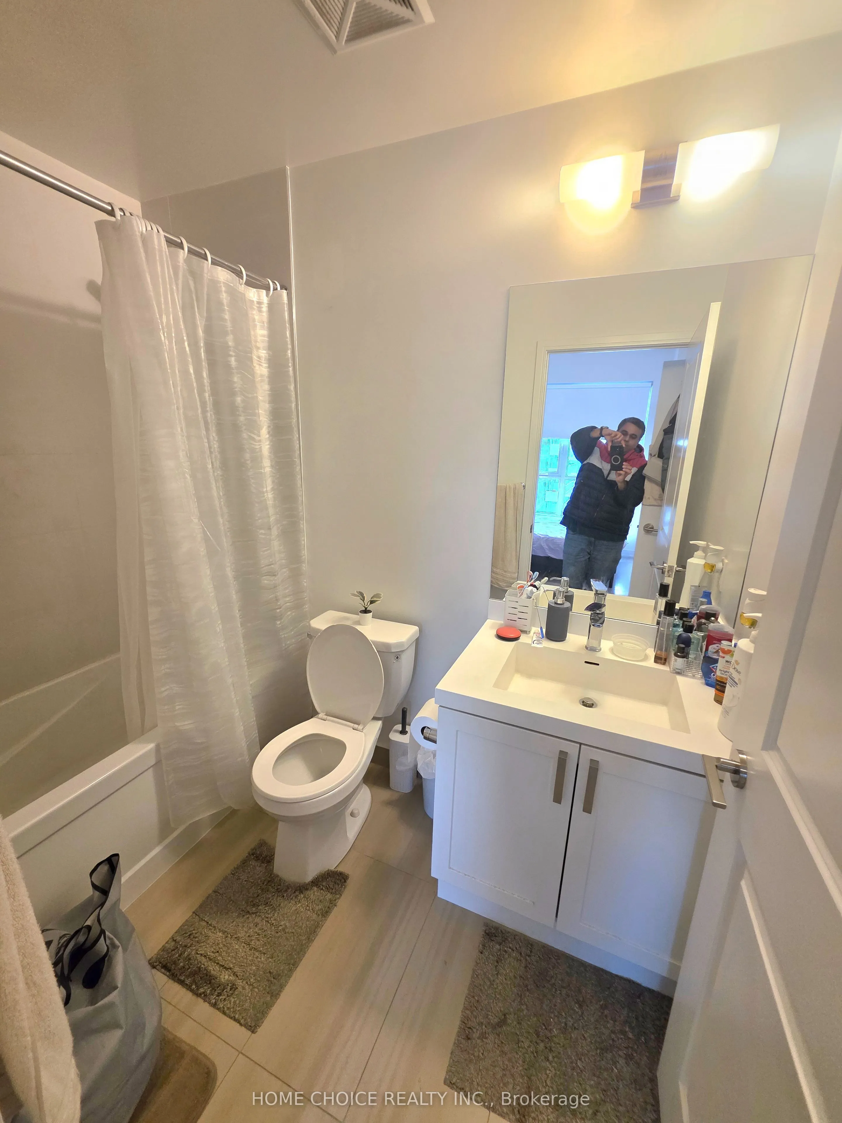 8 Nahani Way E #3119