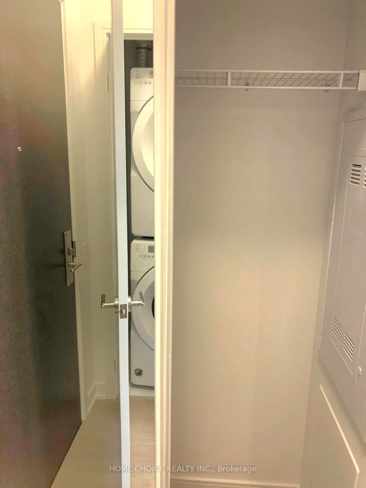8 Nahani Way E #3119