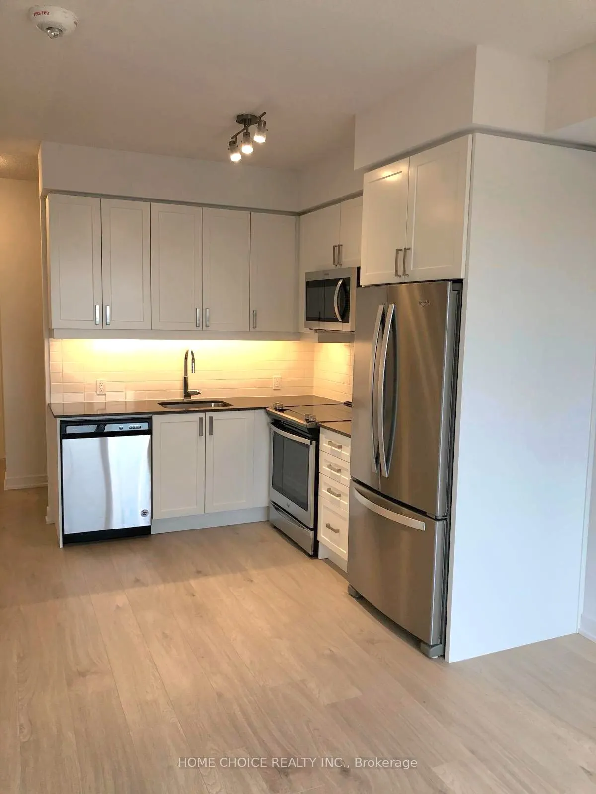 8 Nahani Way E #3119