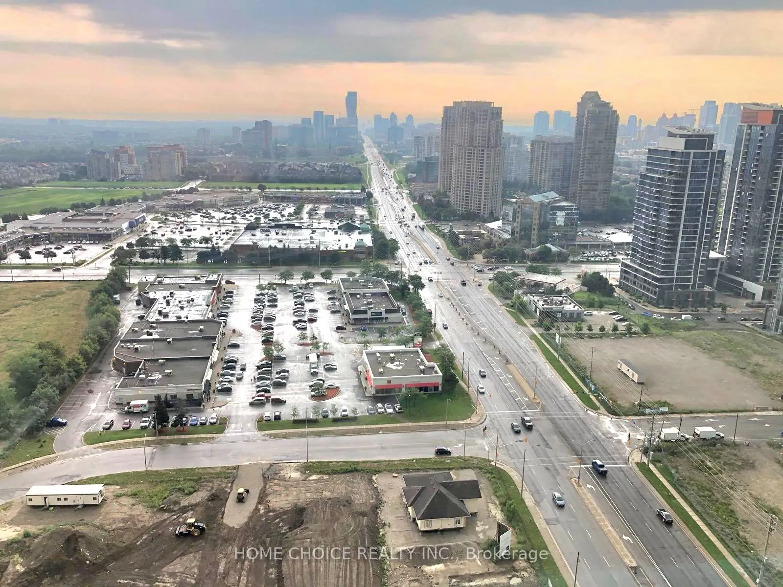 8 Nahani Way E #3119