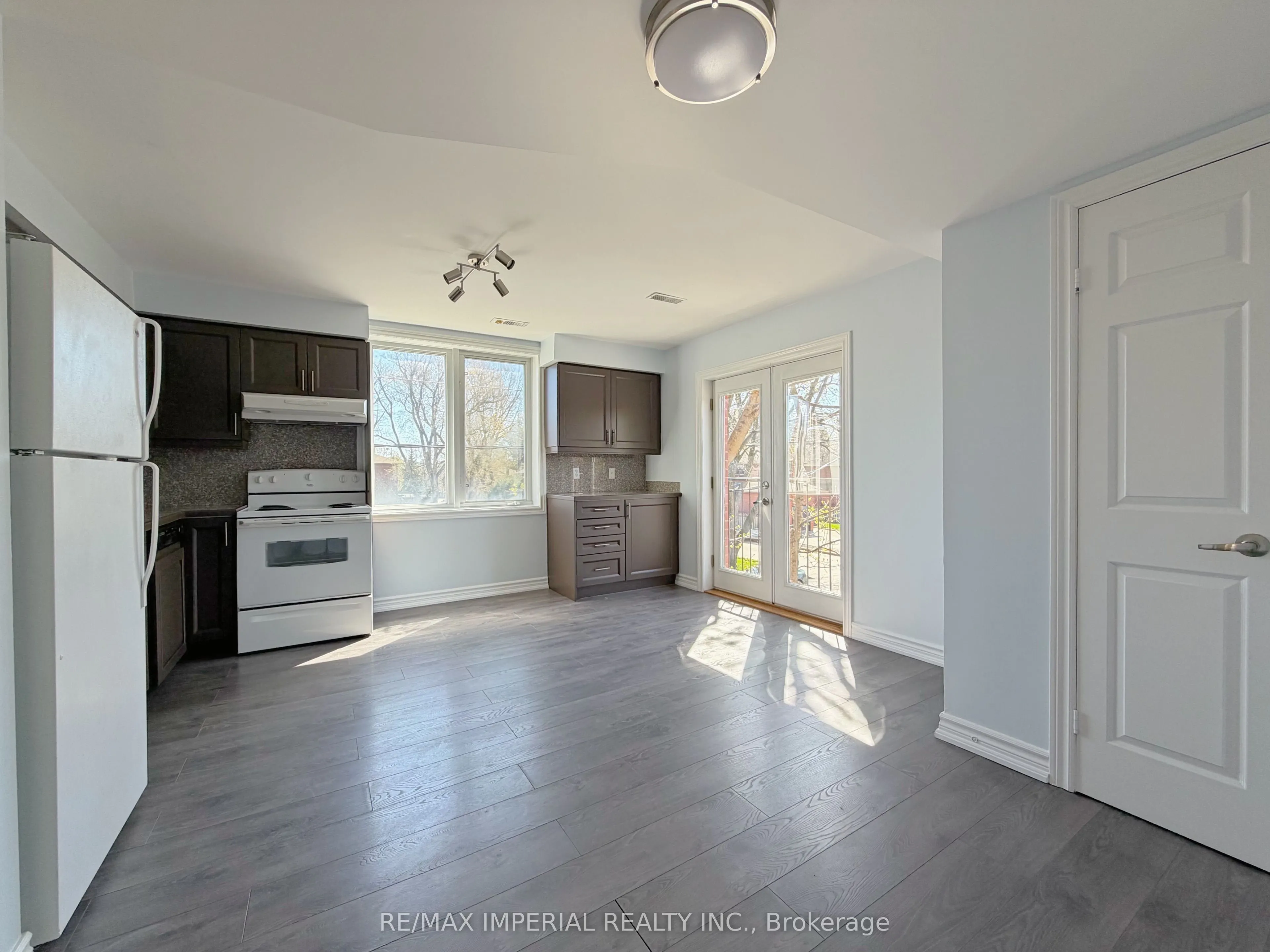 621A The Queensway