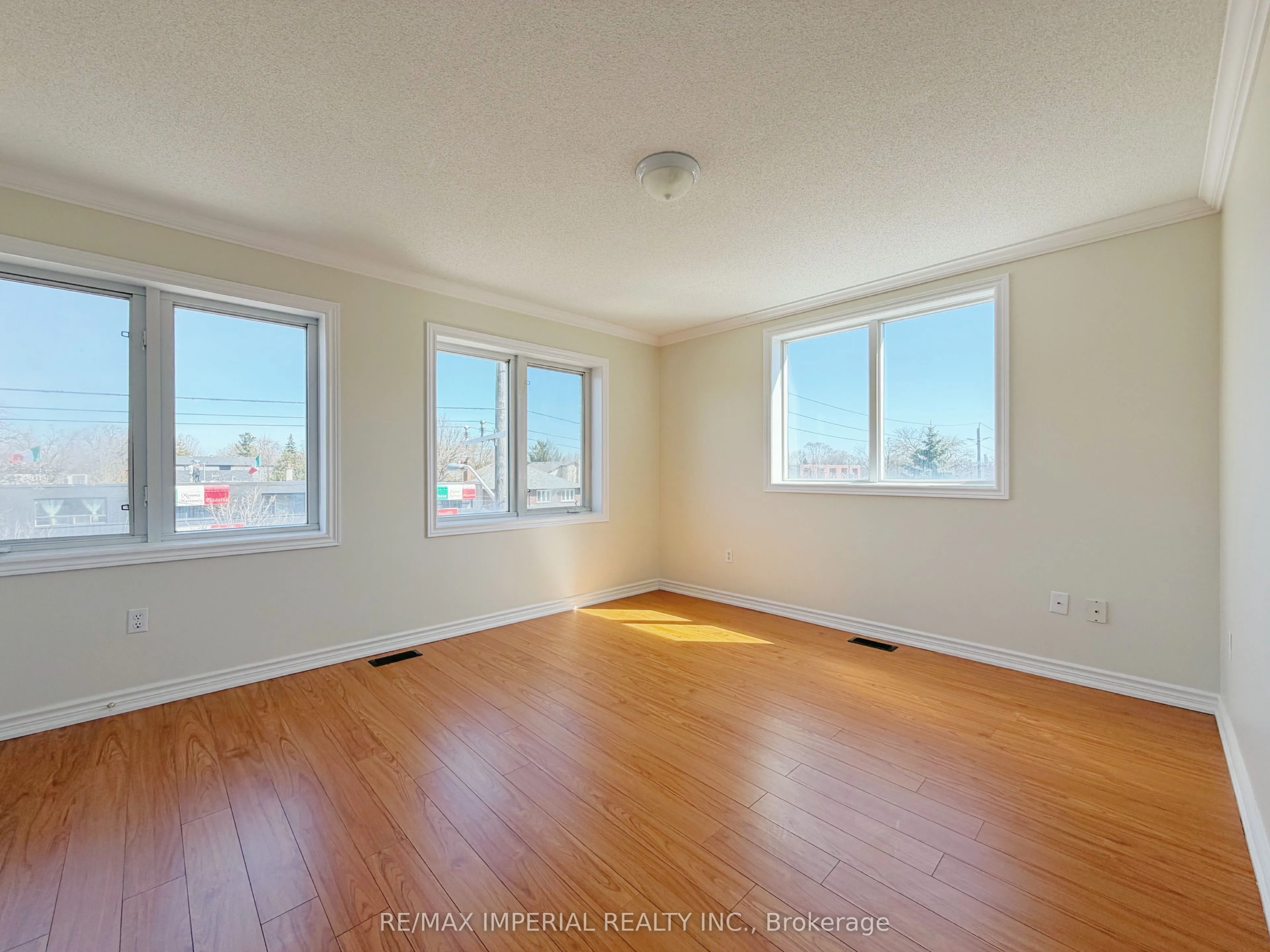 621A The Queensway