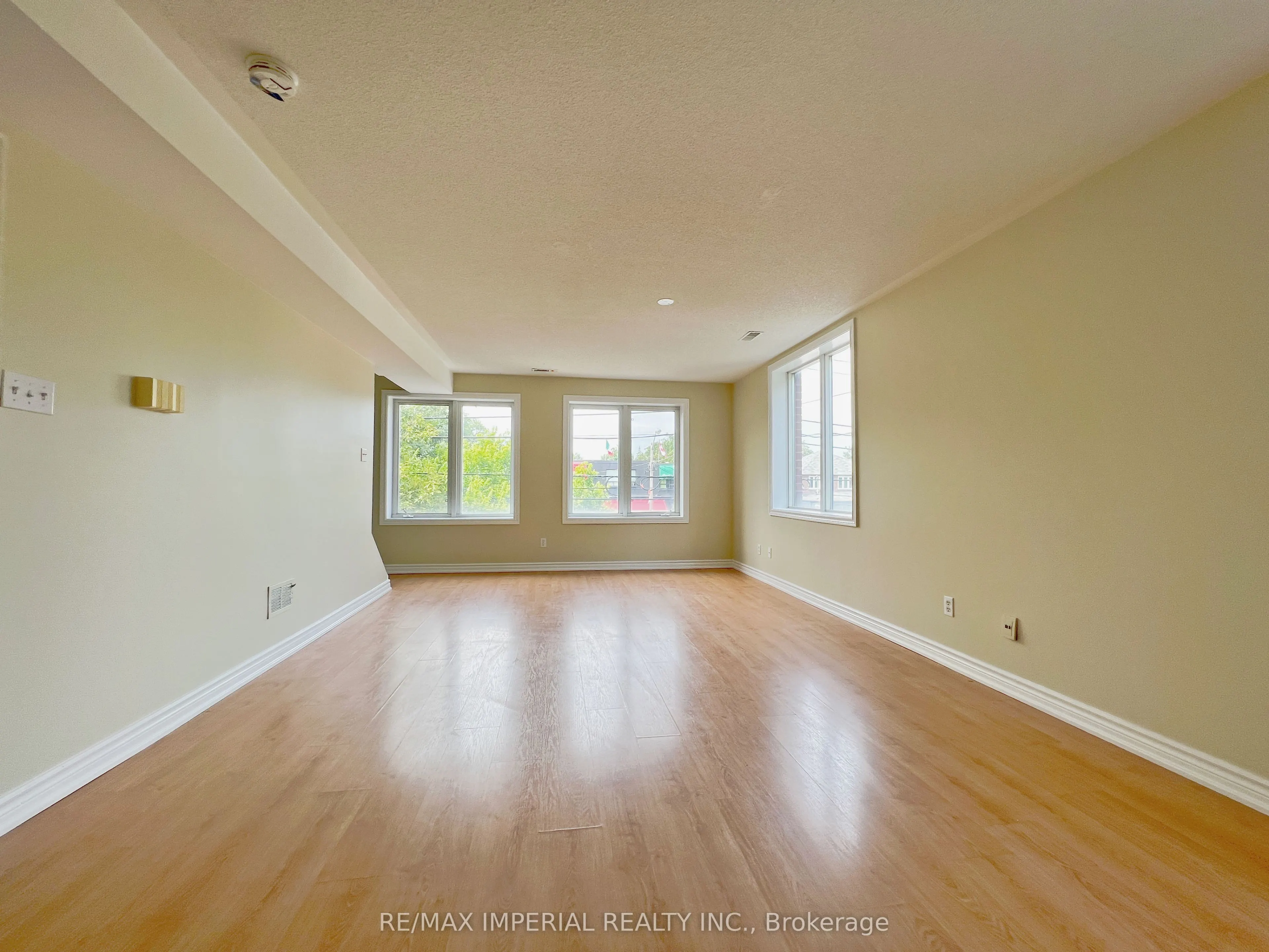 621A The Queensway