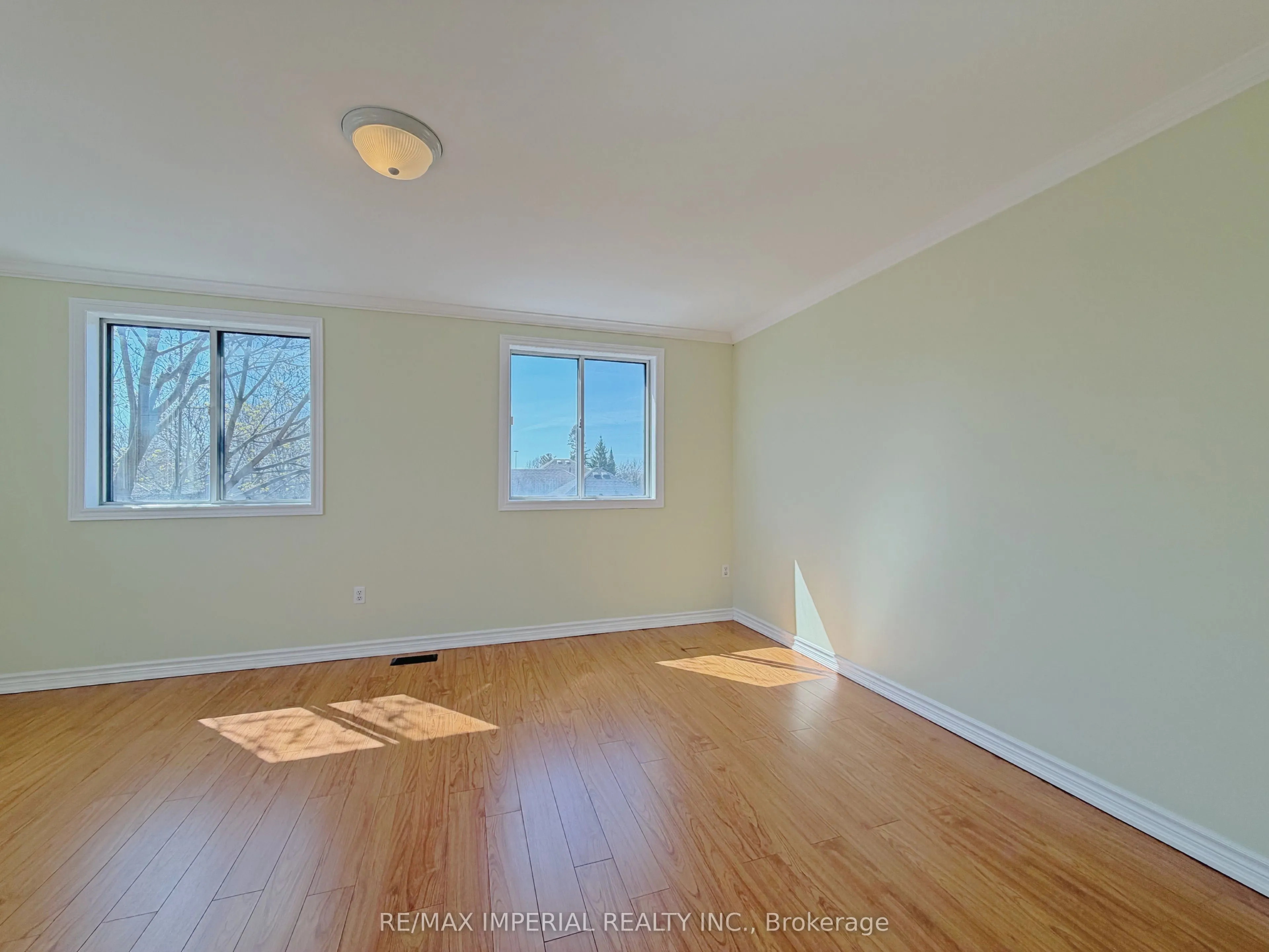 621A The Queensway