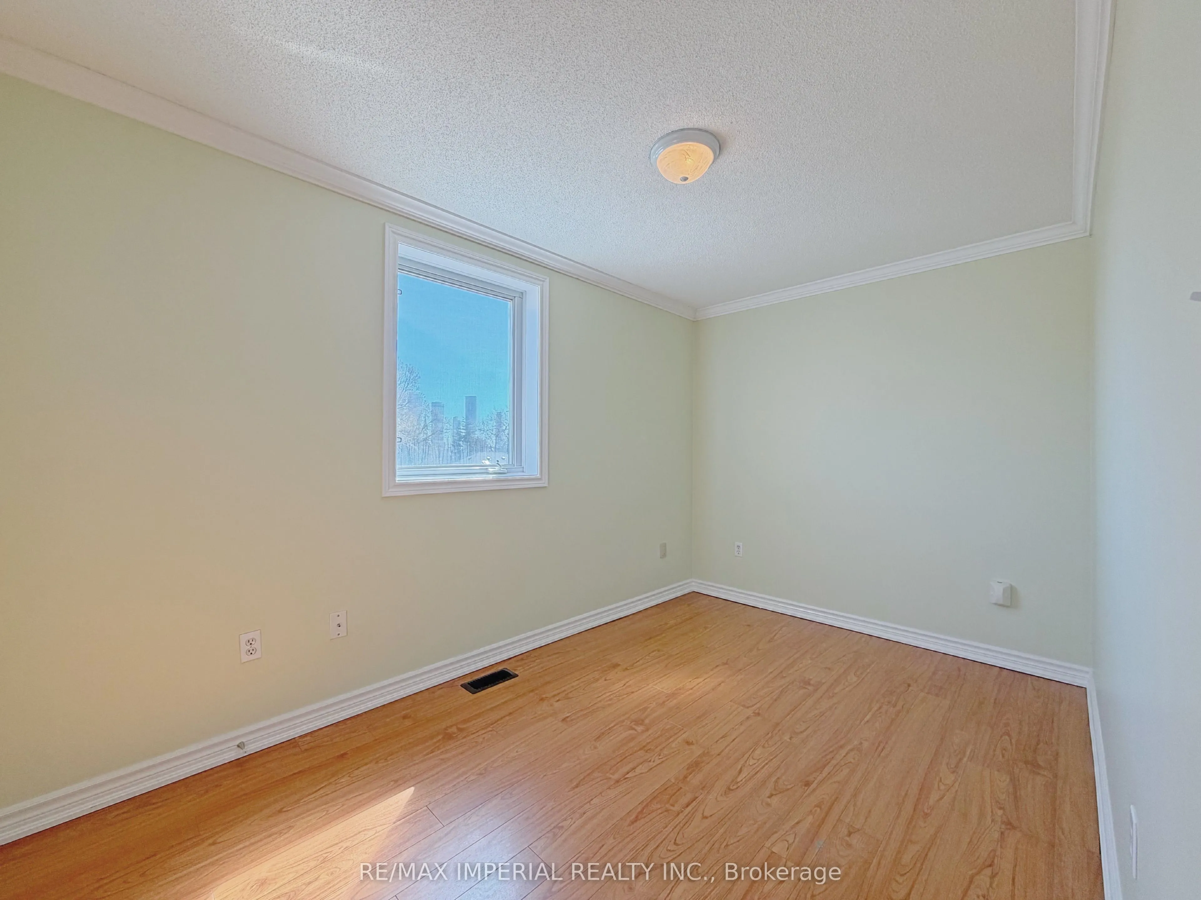 621A The Queensway