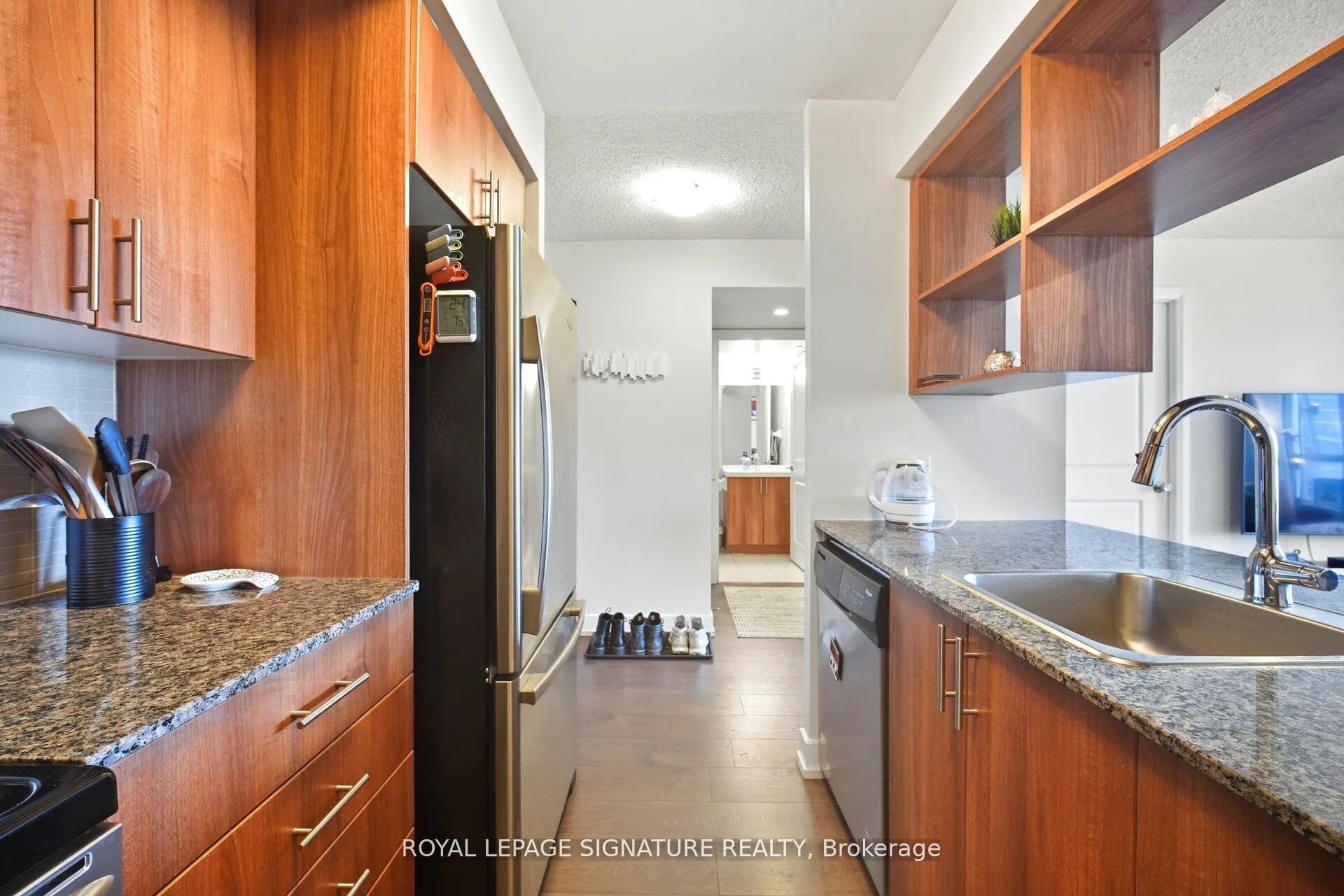 2 Eva Road E #926