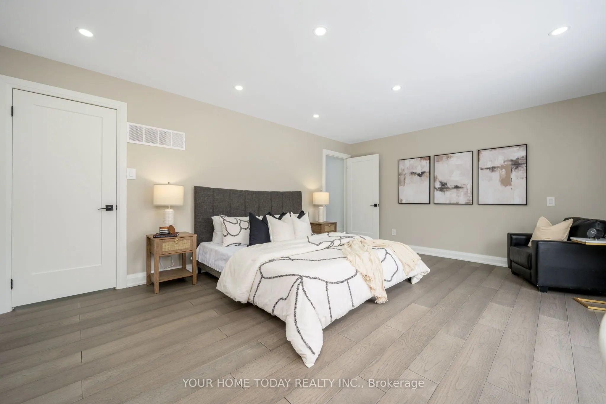 27 Chantelay Crescent