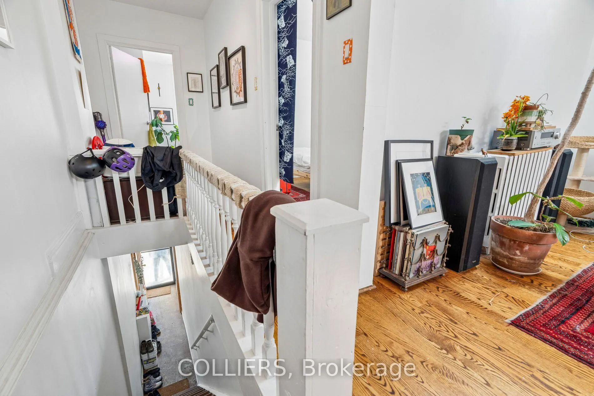 1594 Queen Street W