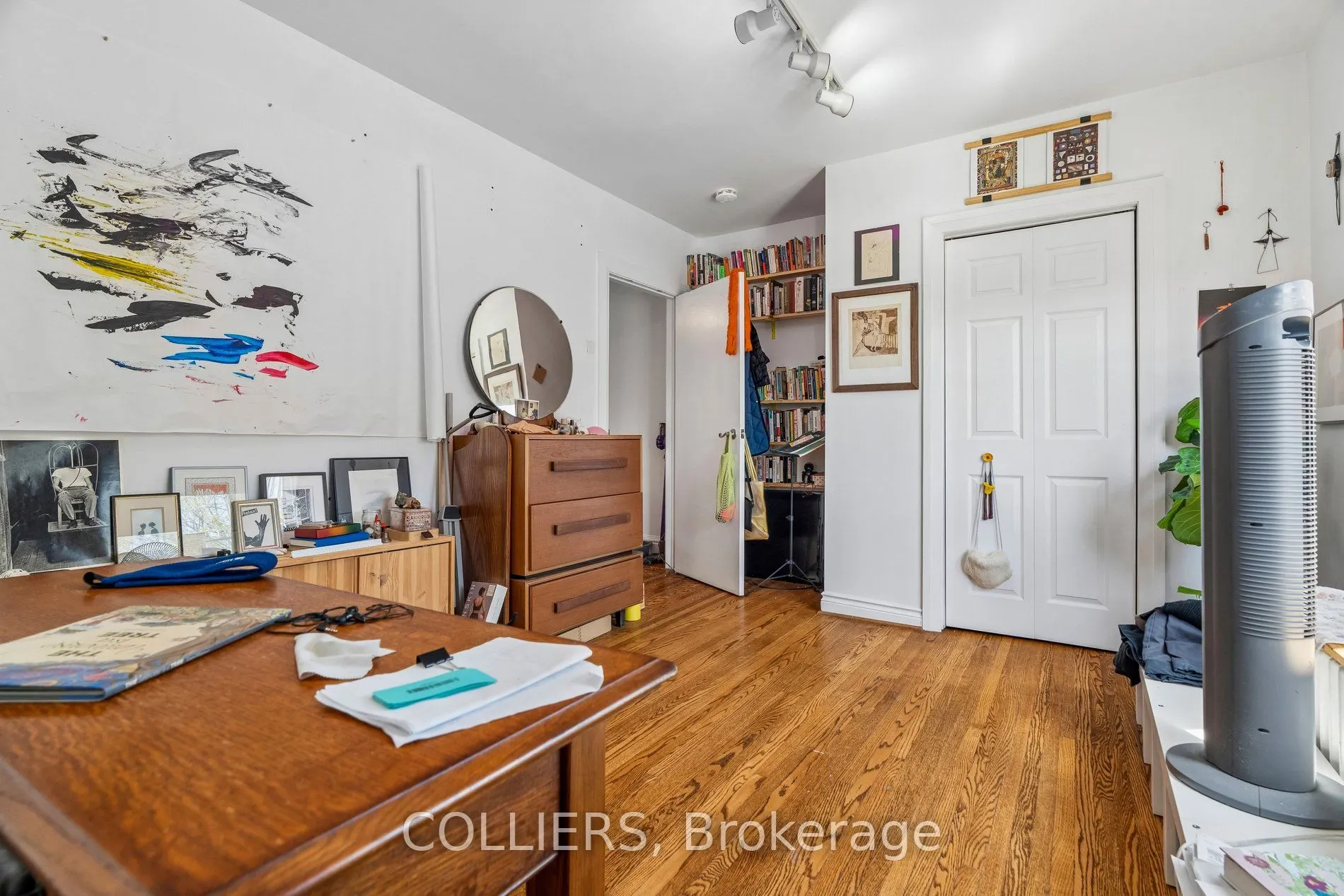1594 Queen Street W