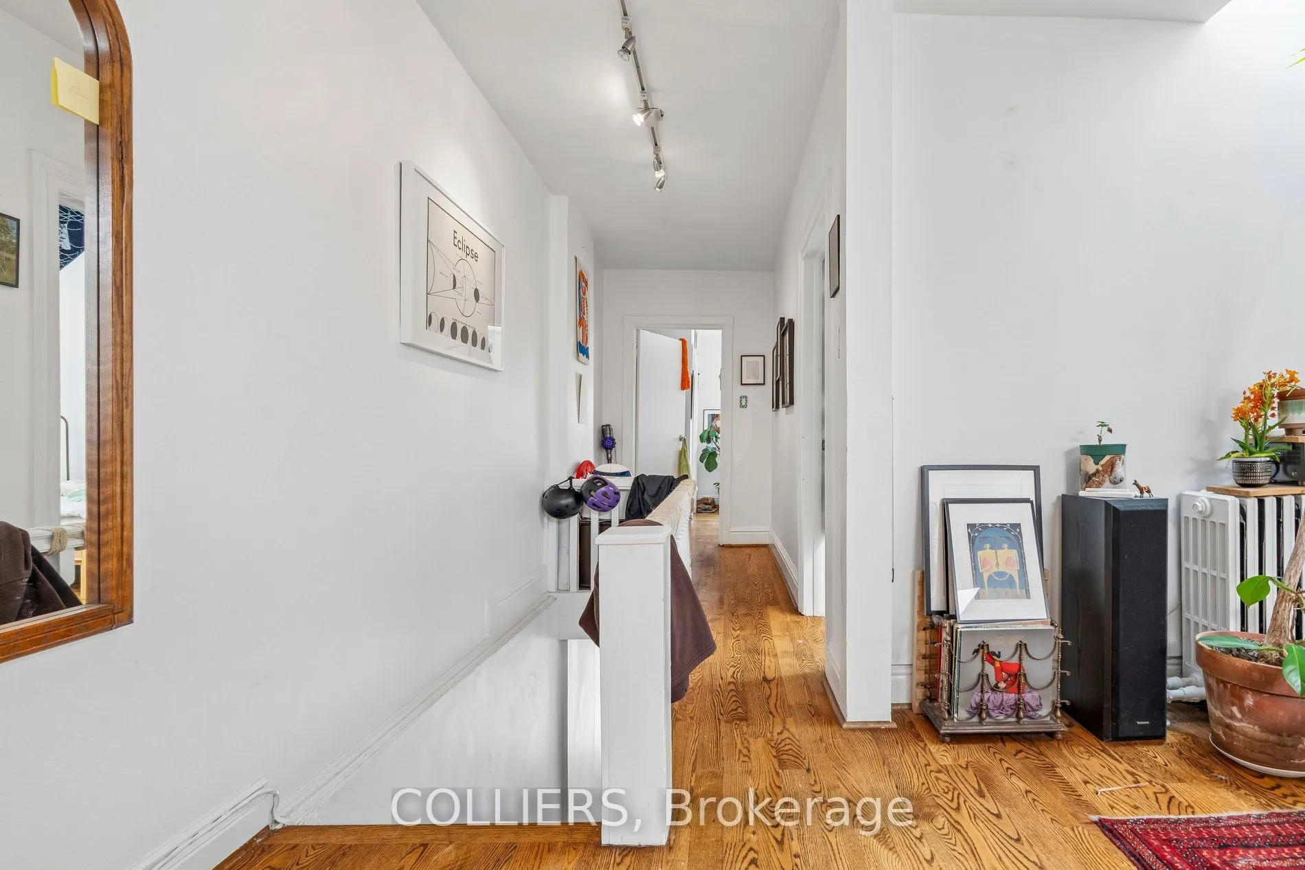 1594 Queen Street W