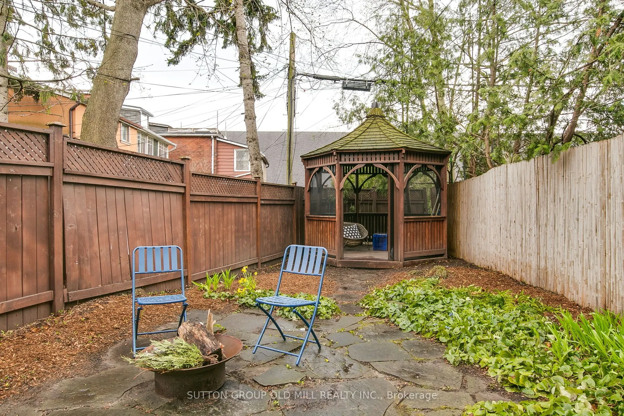 1 Algonquin Avenue